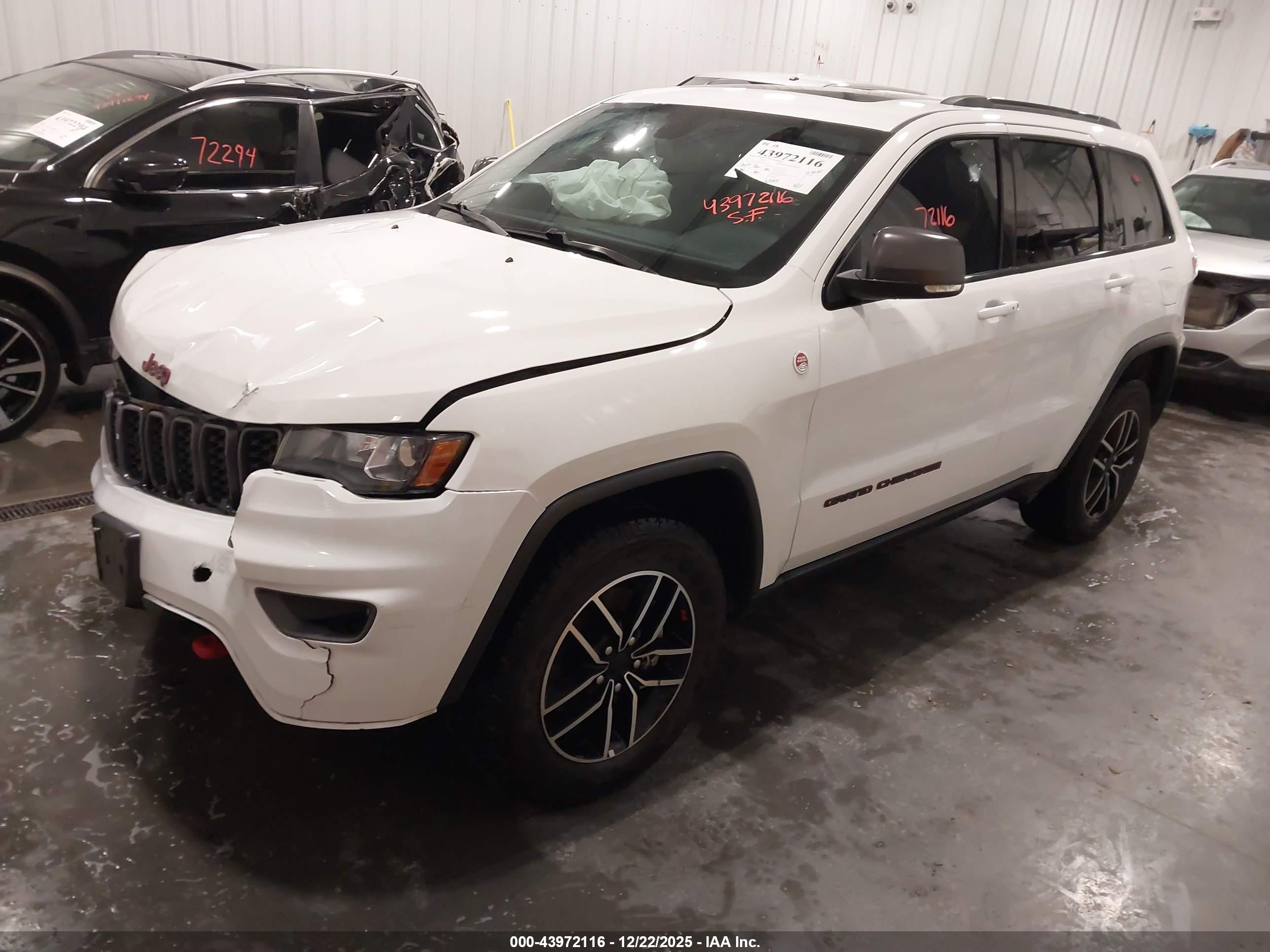 JEEP GRAND image 2