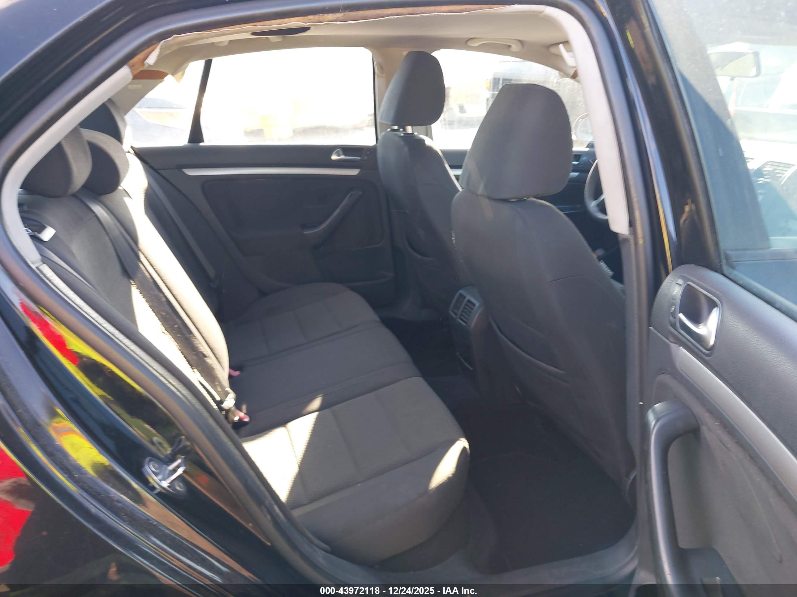 VOLKSWAGEN JETTA image 8