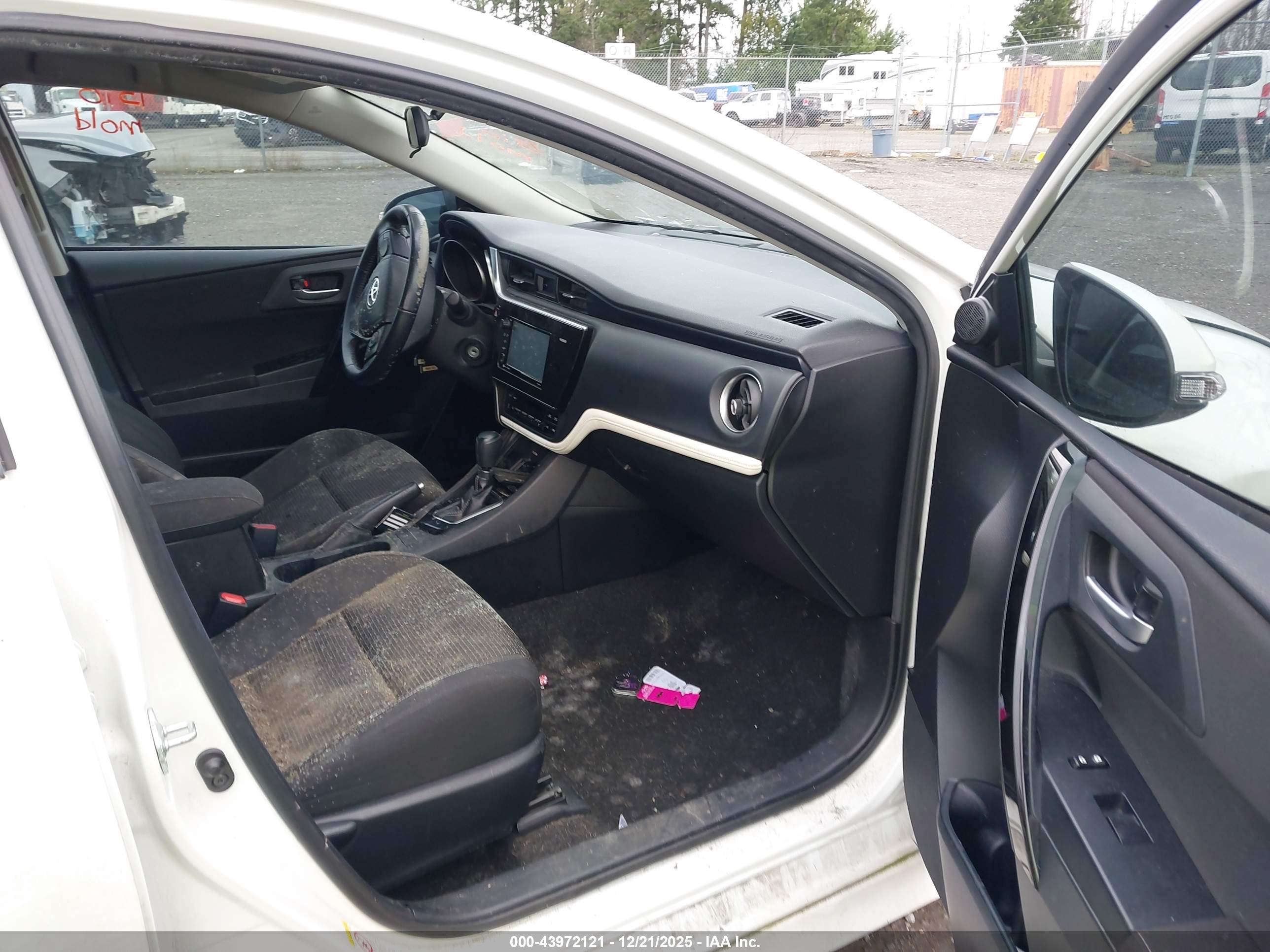 TOYOTA COROLLA image 5