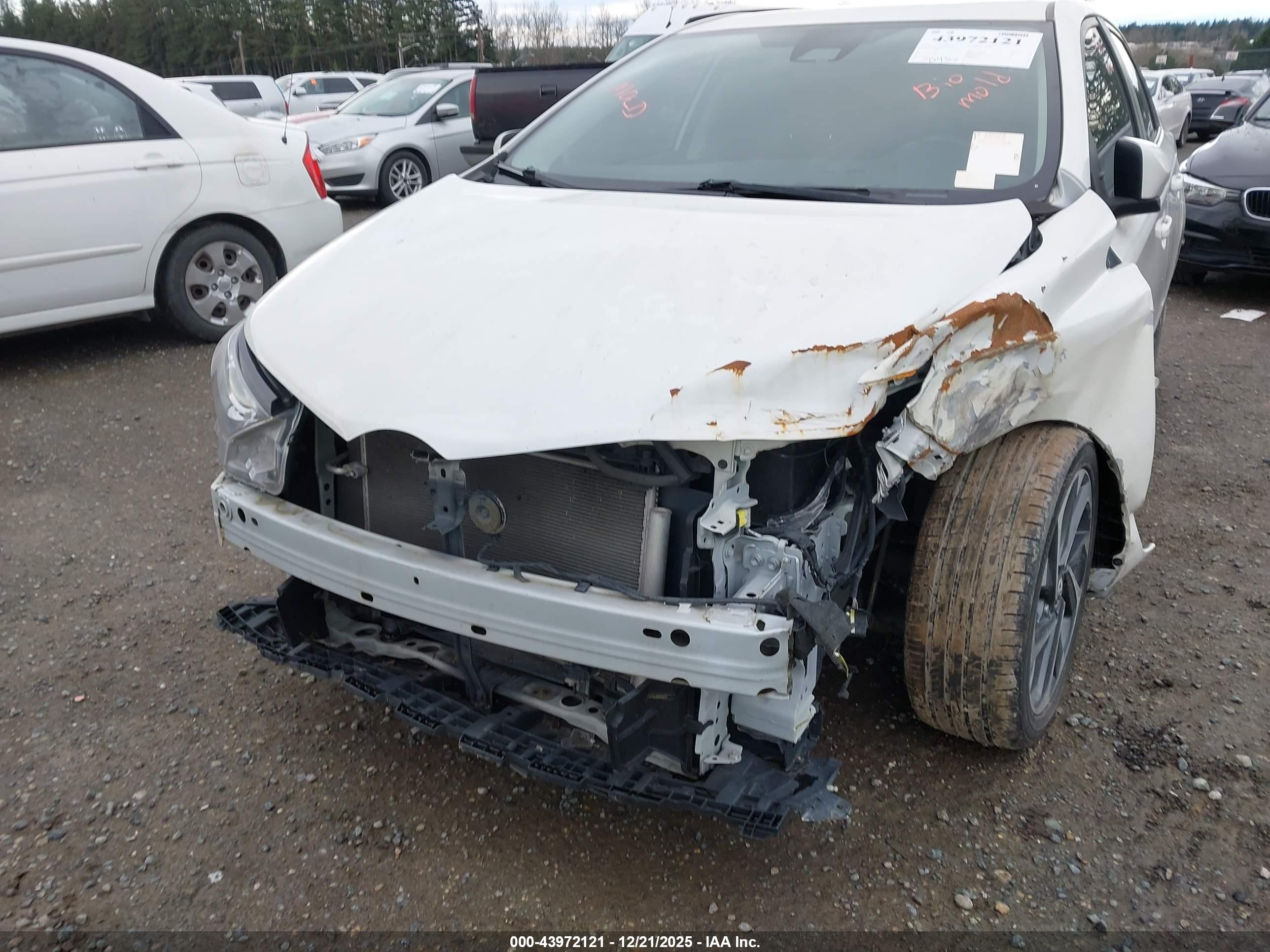 TOYOTA COROLLA image 6