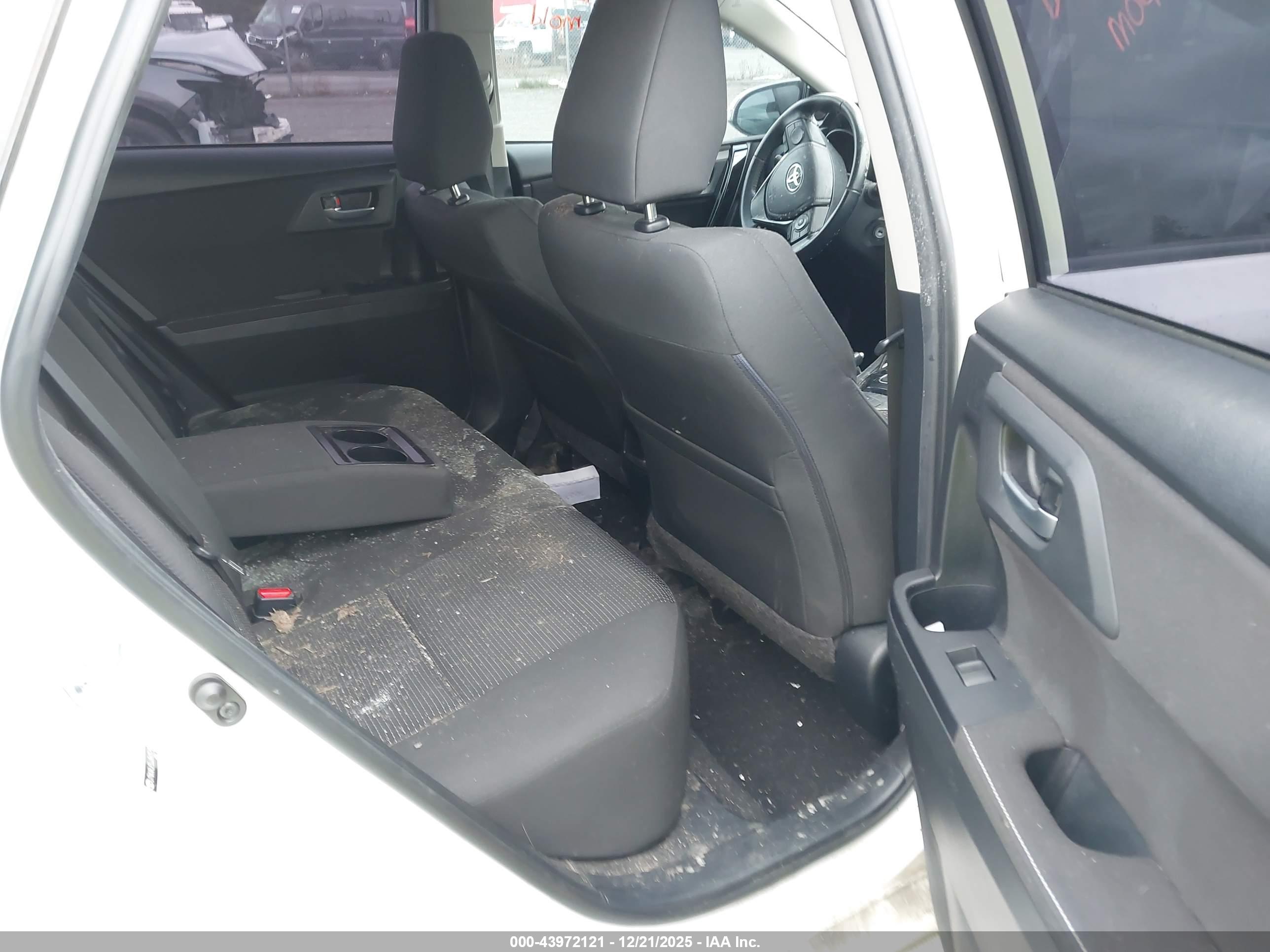 TOYOTA COROLLA image 8