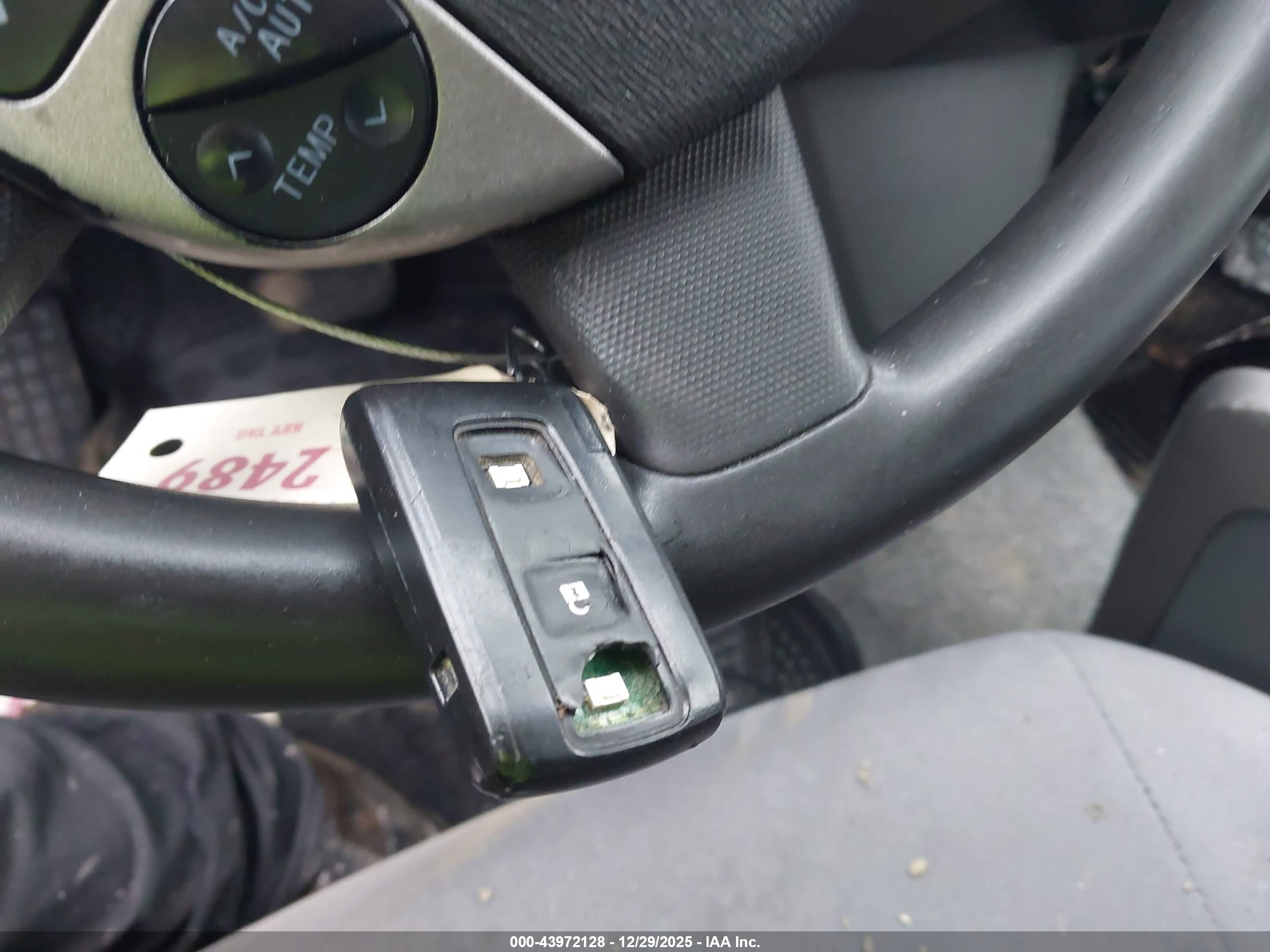 TOYOTA PRIUS image 11