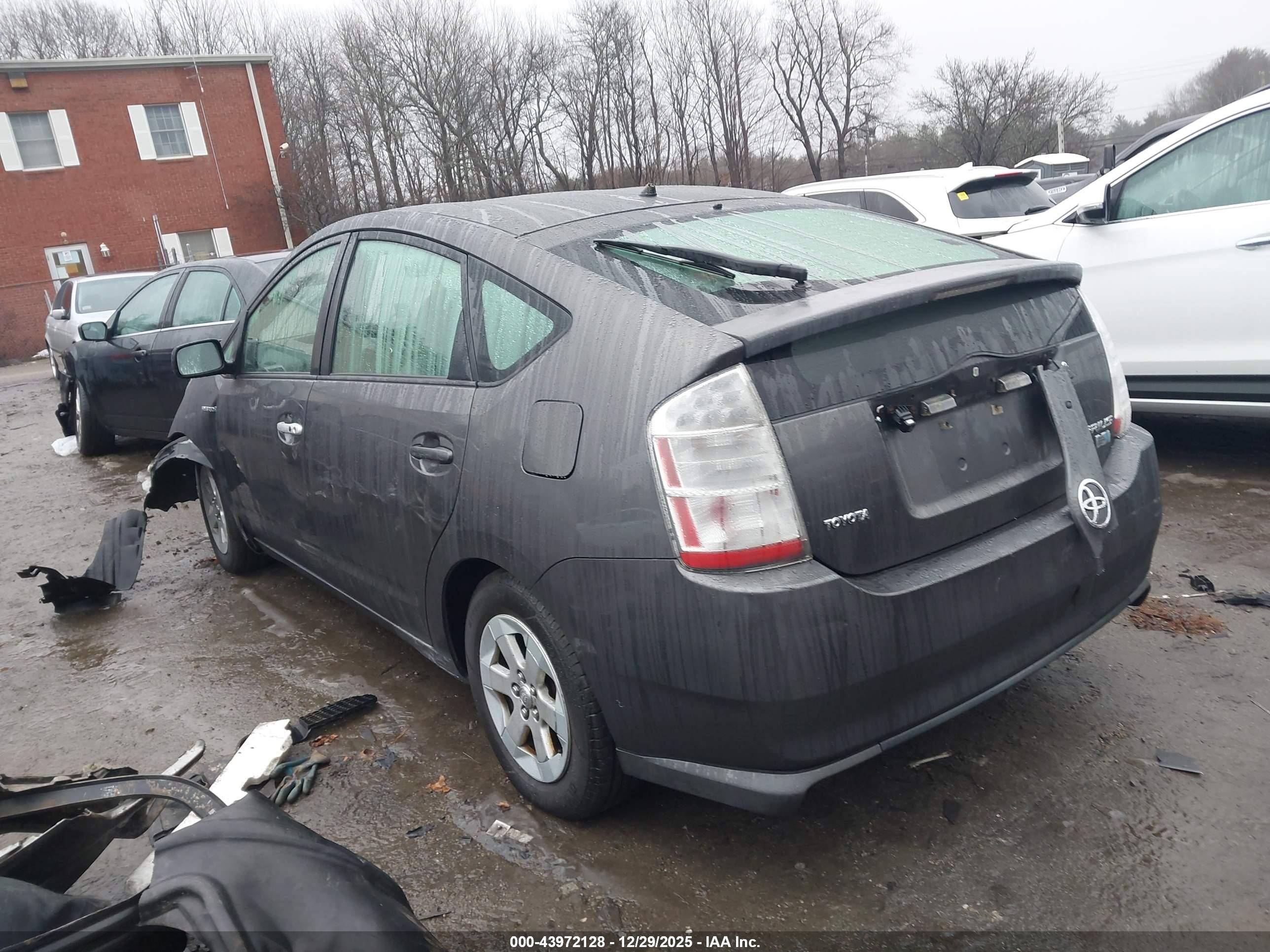 TOYOTA PRIUS image 3