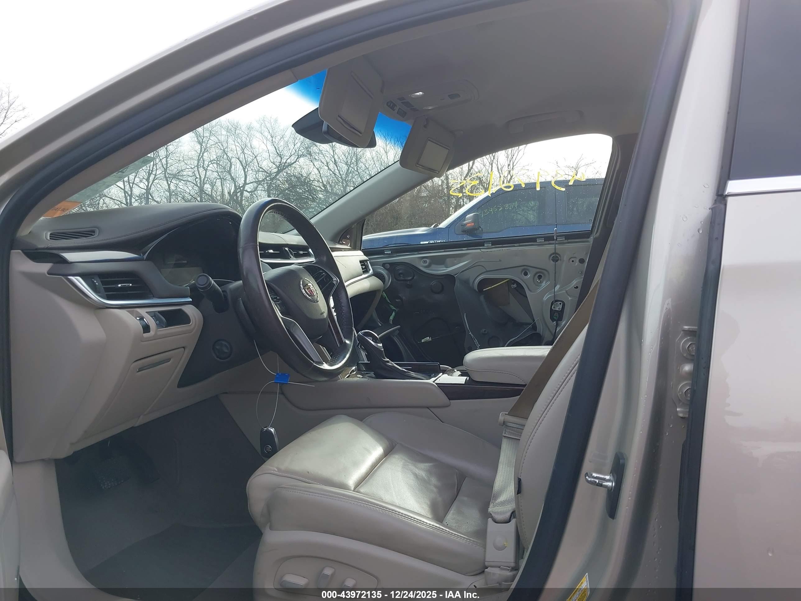 CADILLAC XTS image 5