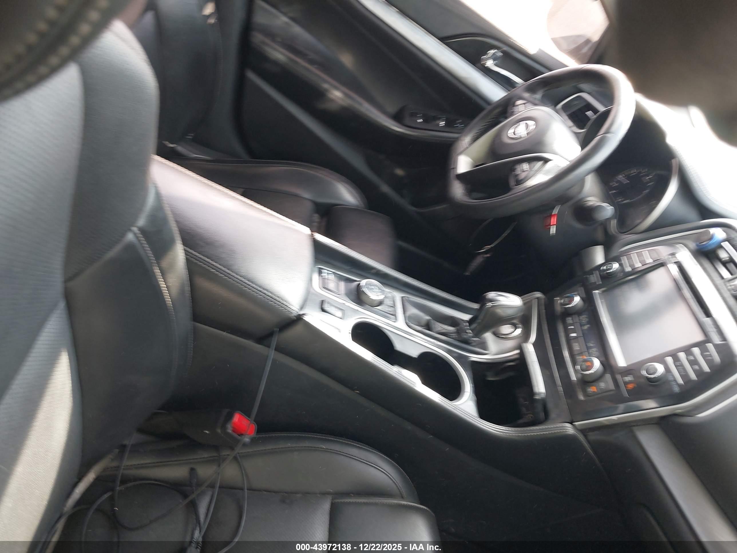 NISSAN MAXIMA image 5