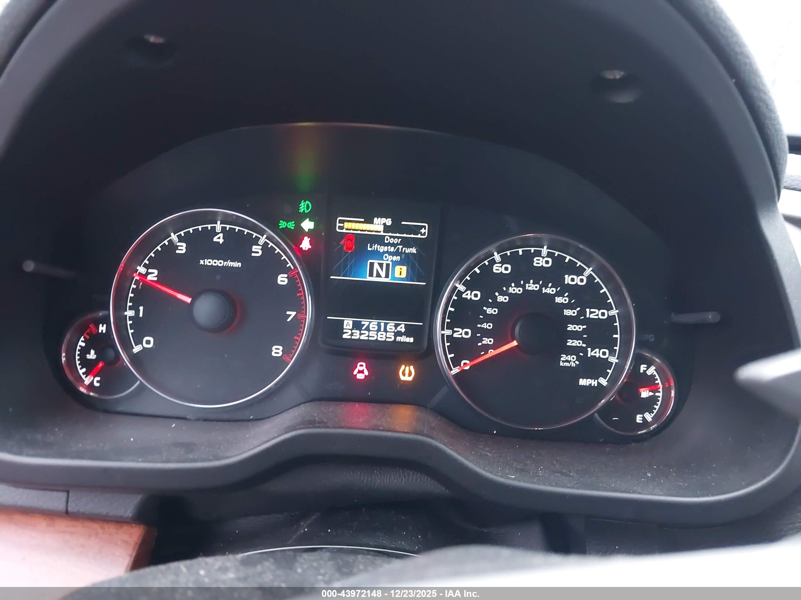 SUBARU OUTBACK image 7