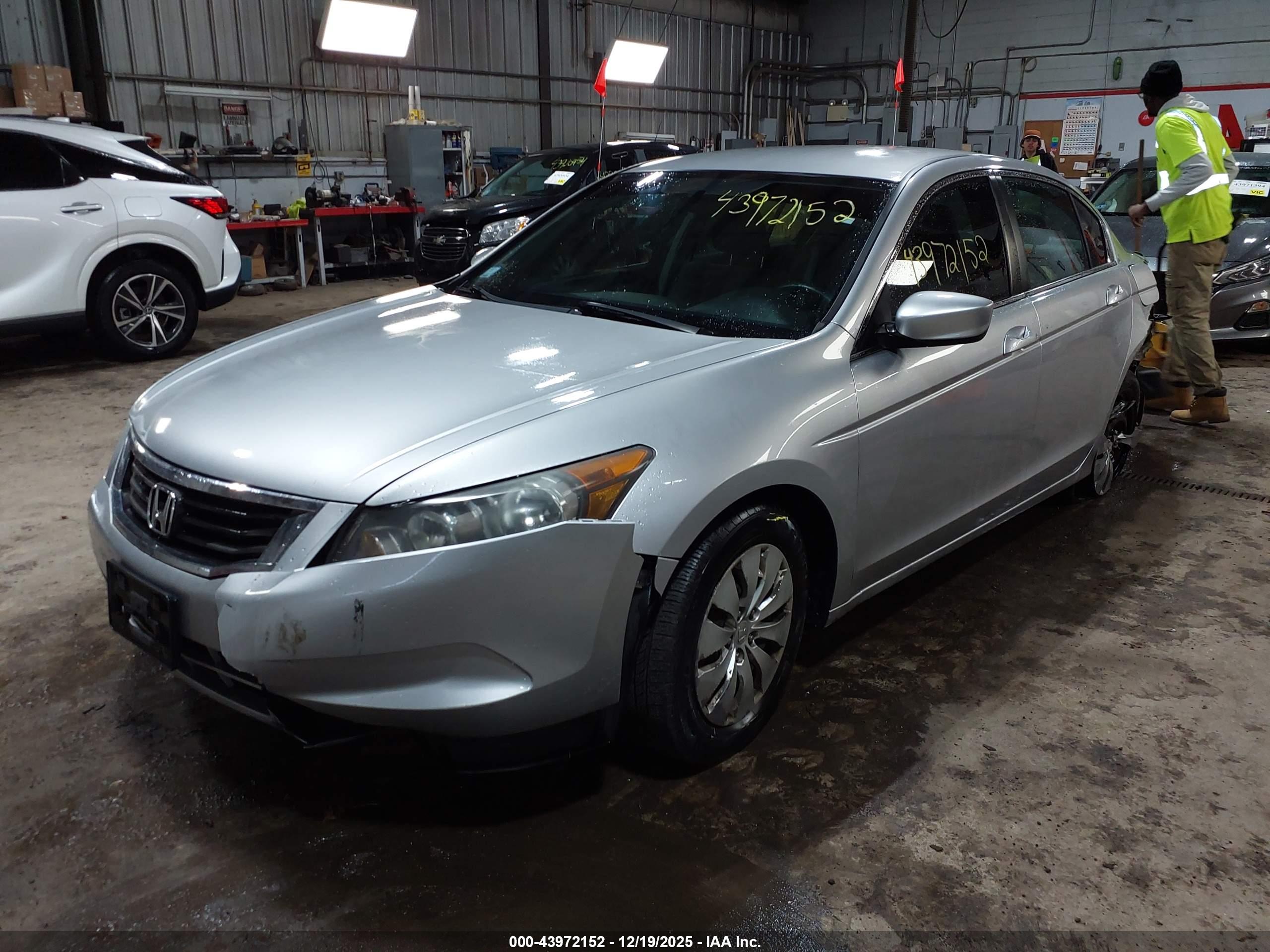 HONDA ACCORD image 2