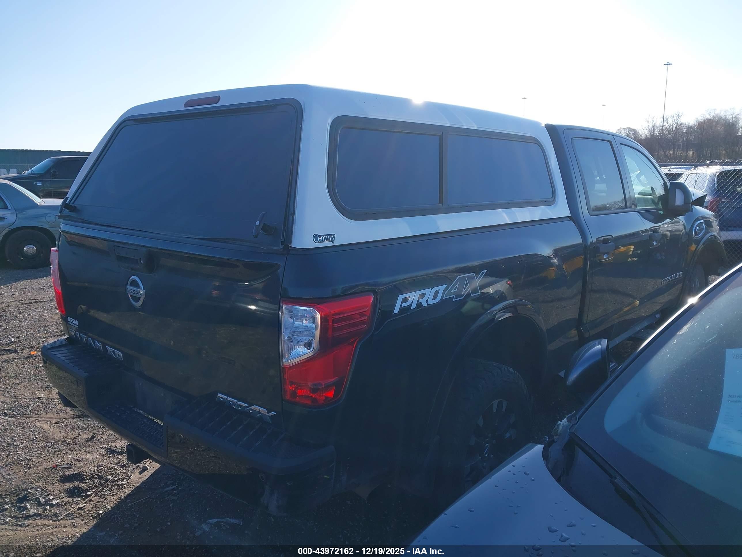 NISSAN TITAN image 4