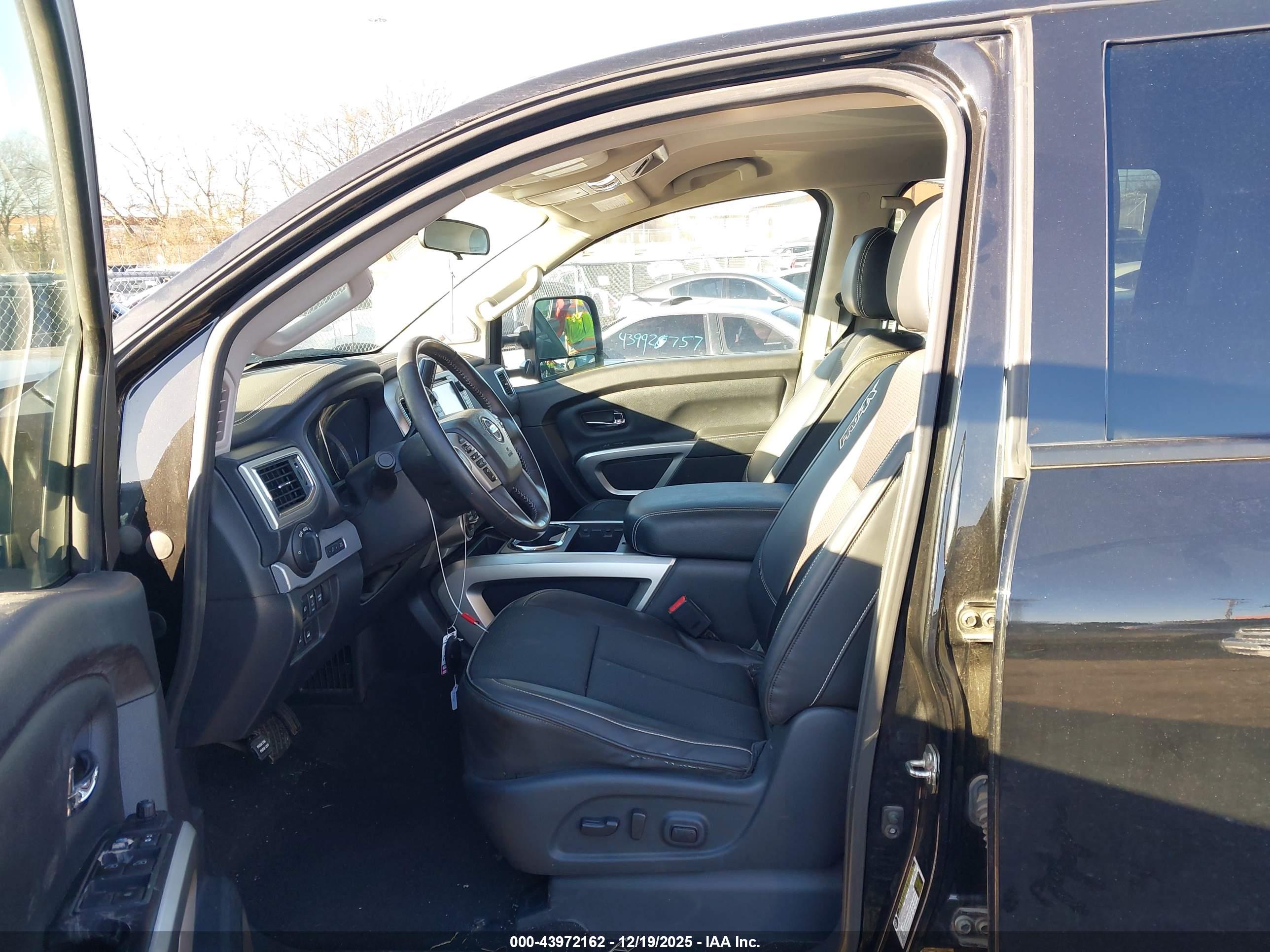 NISSAN TITAN image 5