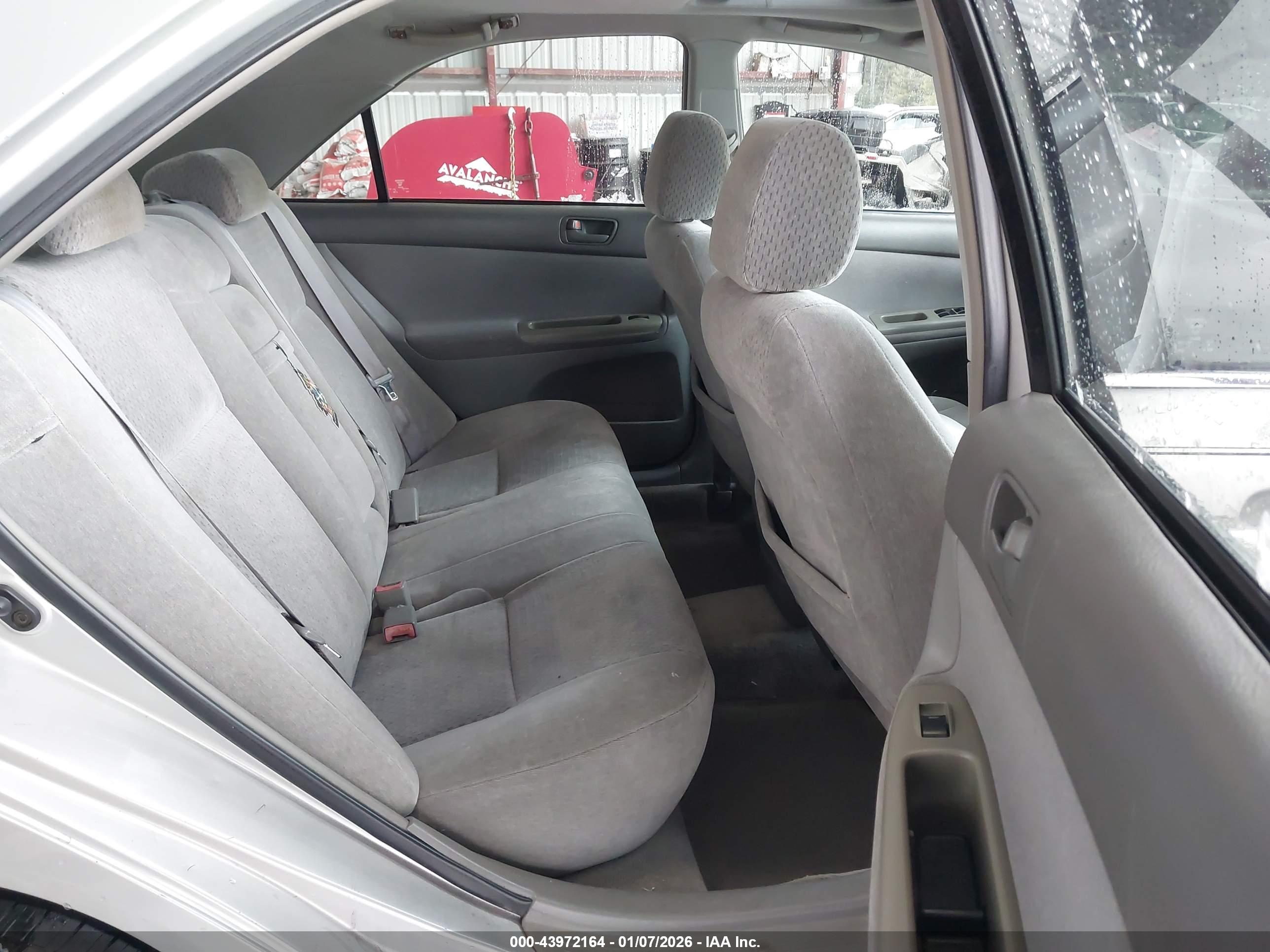 TOYOTA CAMRY image 8