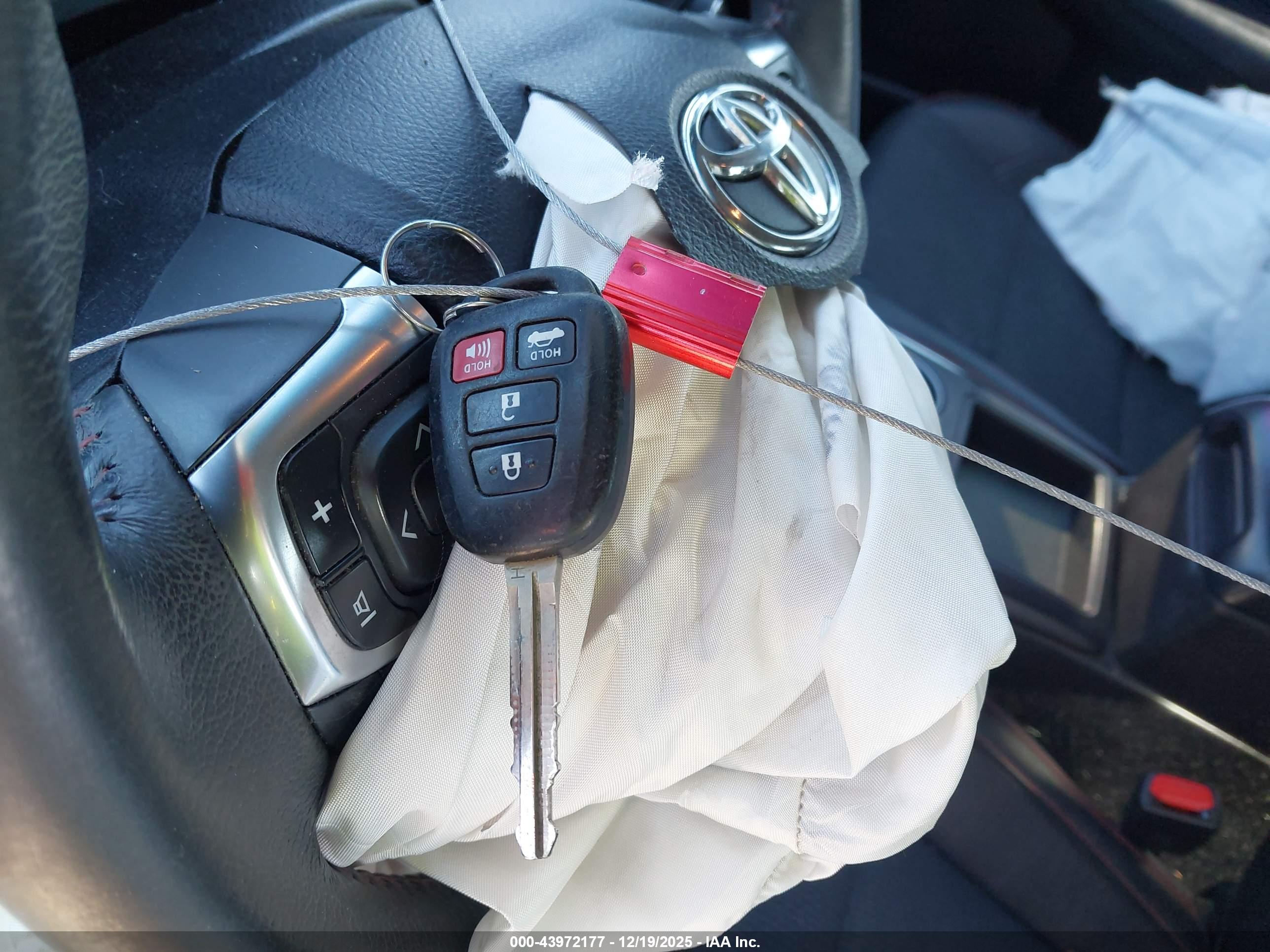 TOYOTA CAMRY image 11