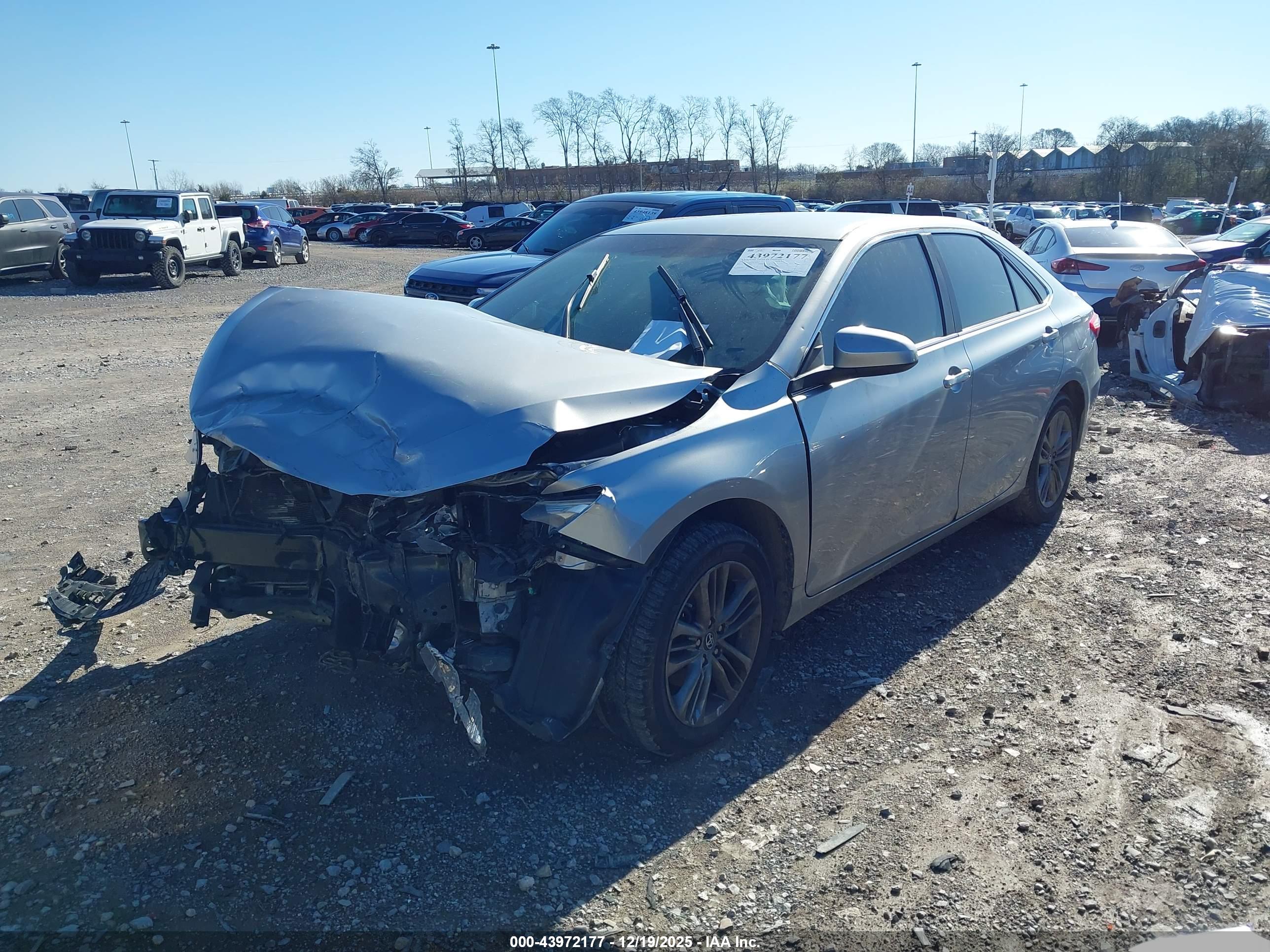 TOYOTA CAMRY image 2