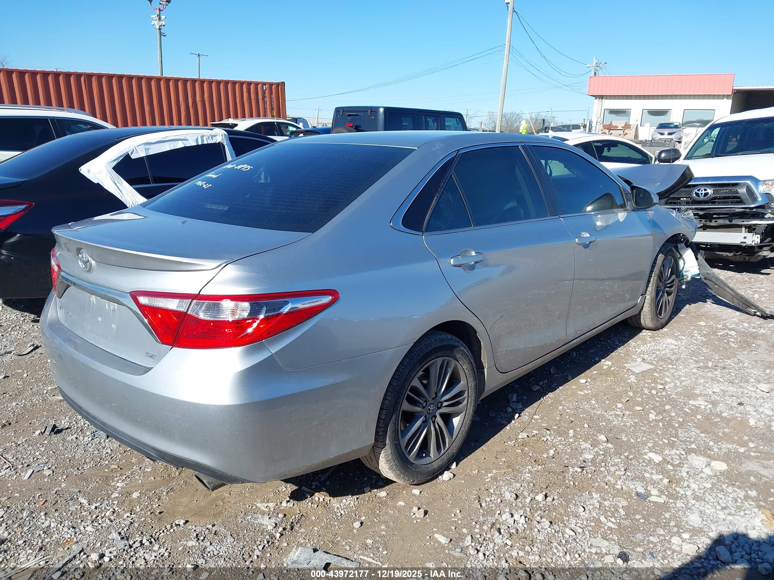 TOYOTA CAMRY image 4