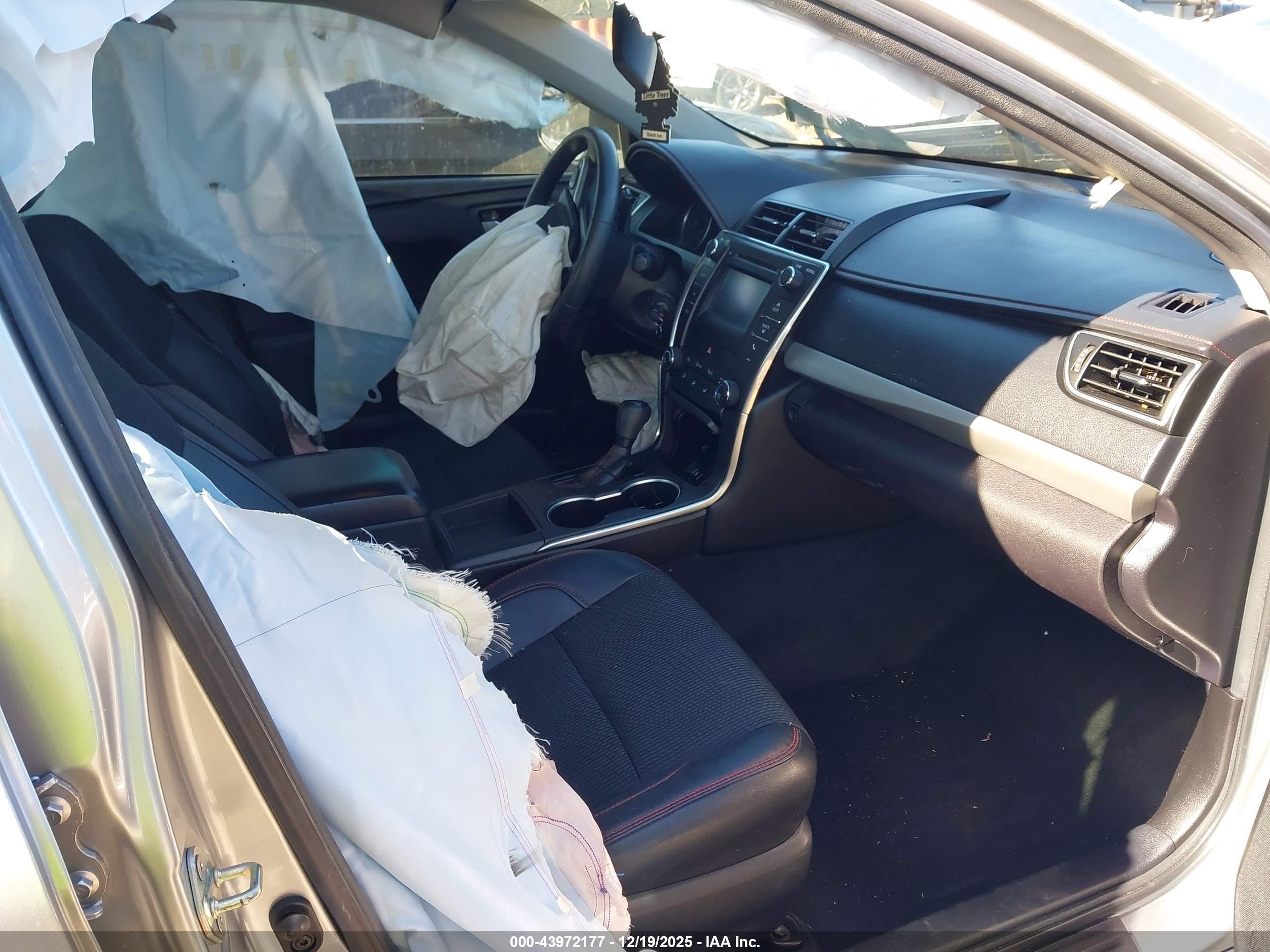 TOYOTA CAMRY image 5