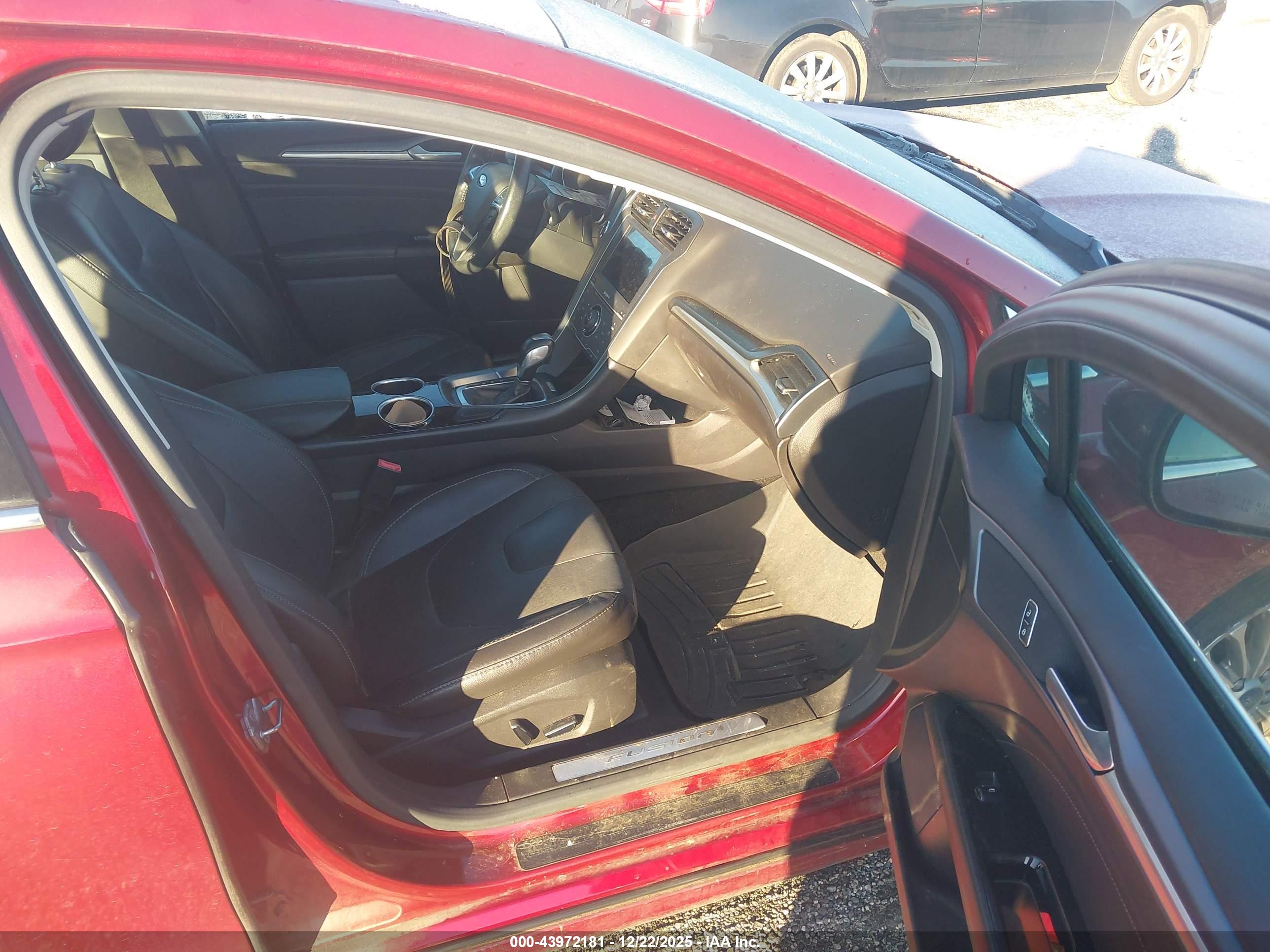 FORD FUSION image 5