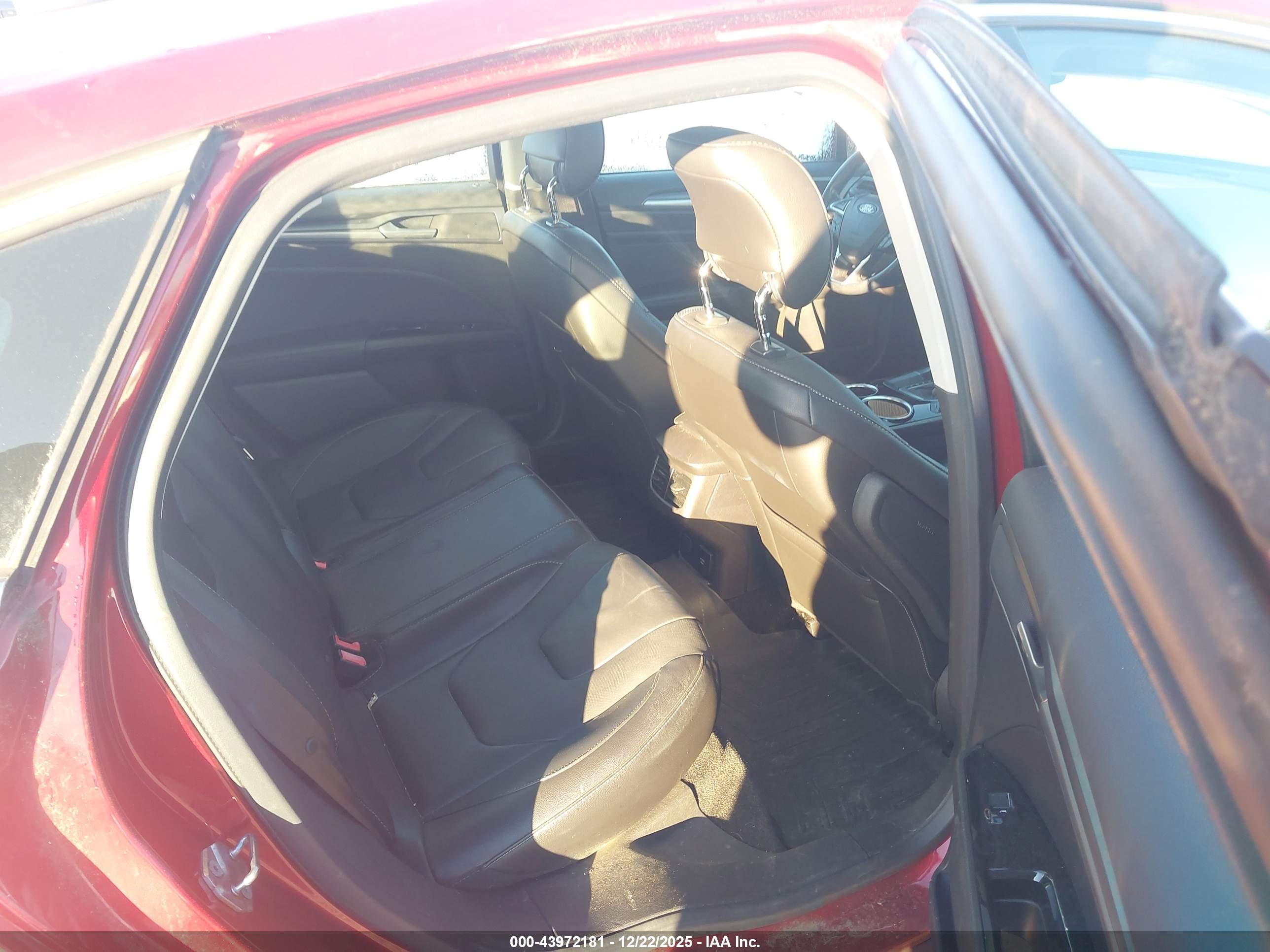 FORD FUSION image 8