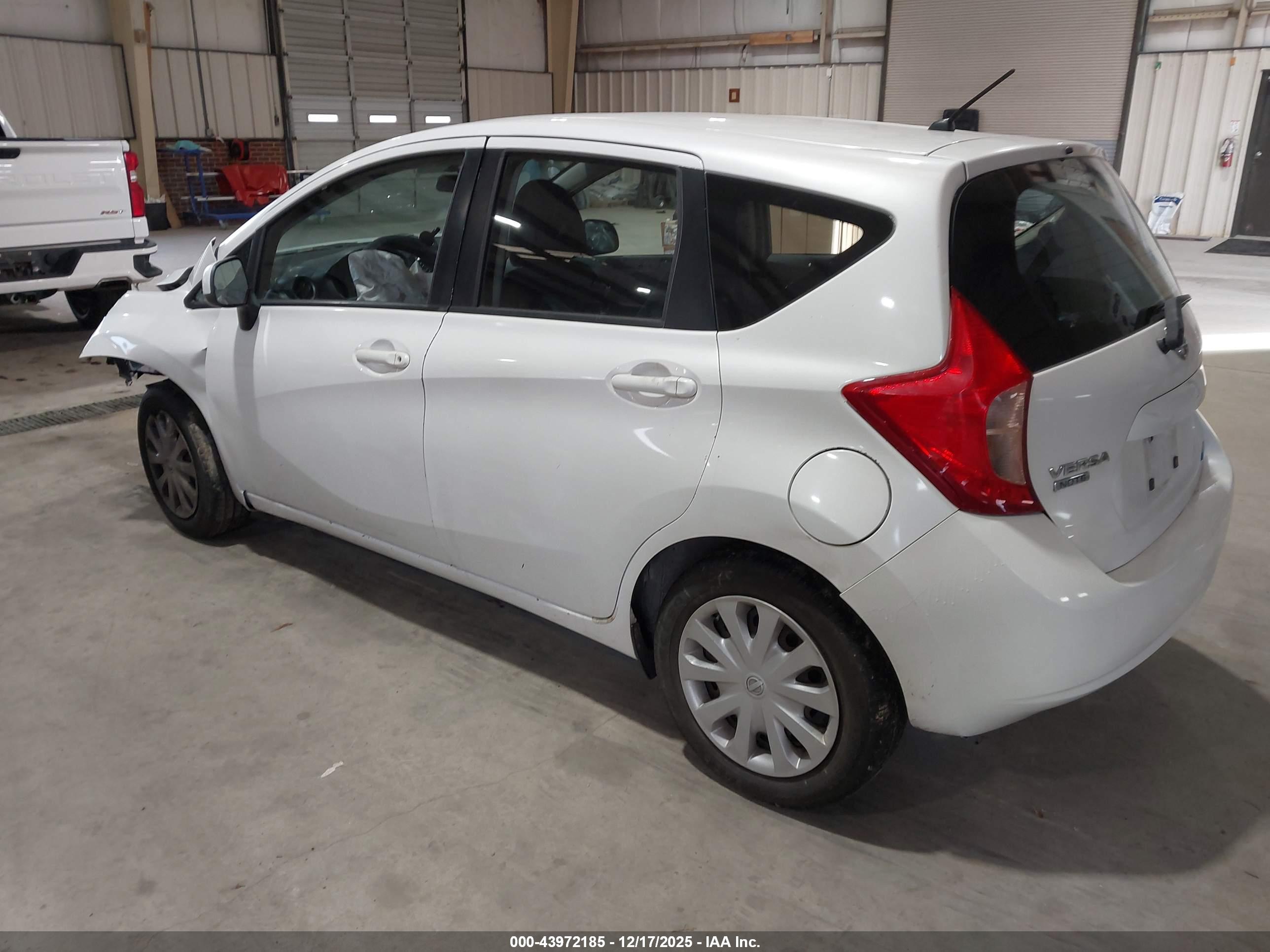 NISSAN VERSA image 3