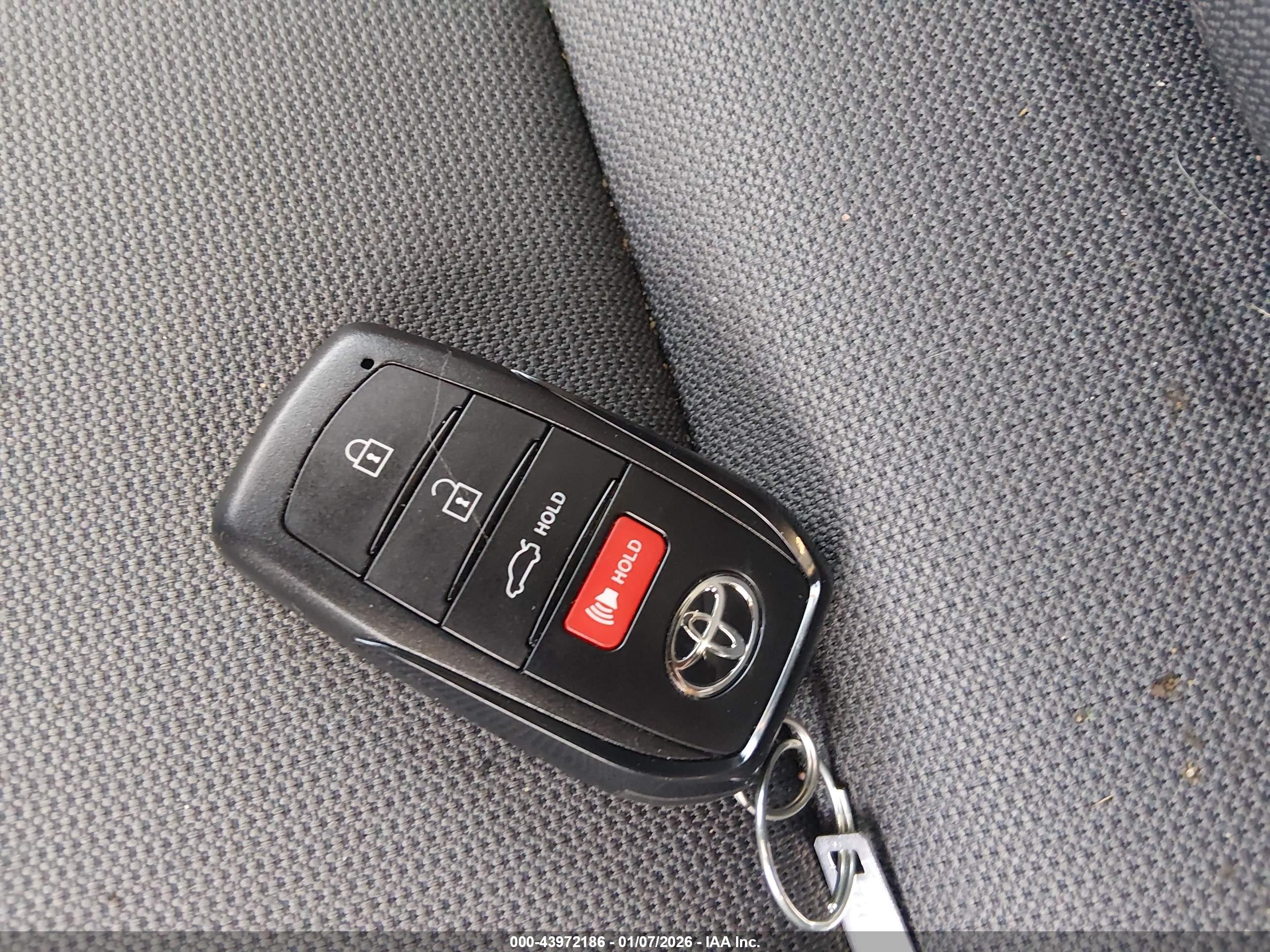 TOYOTA COROLLA image 11