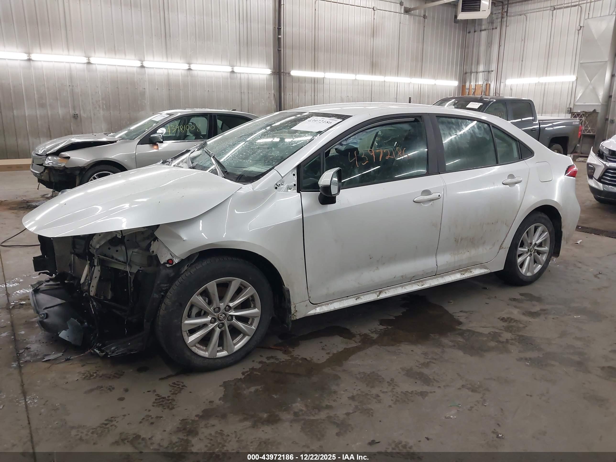 TOYOTA COROLLA image 2