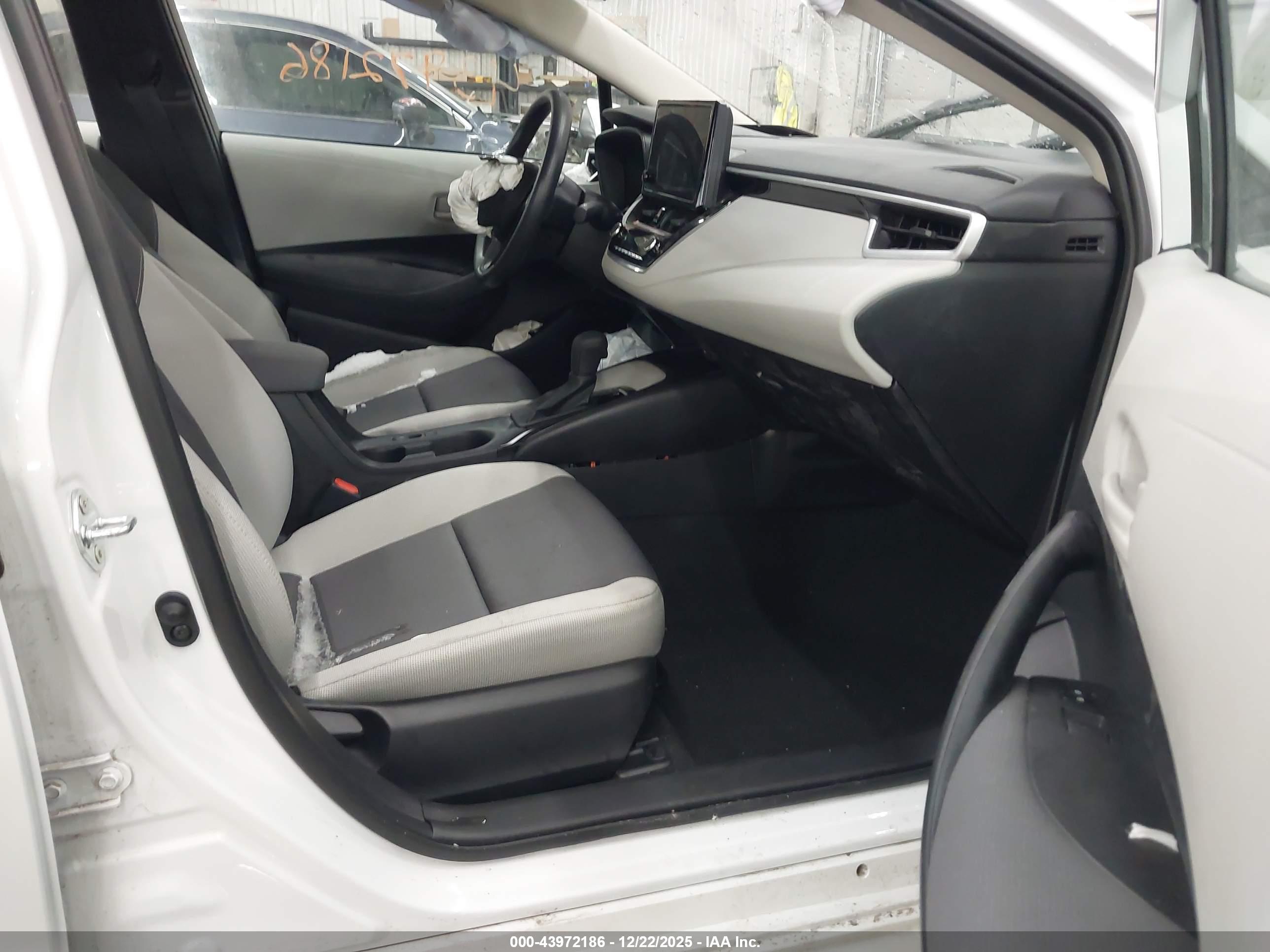TOYOTA COROLLA image 5