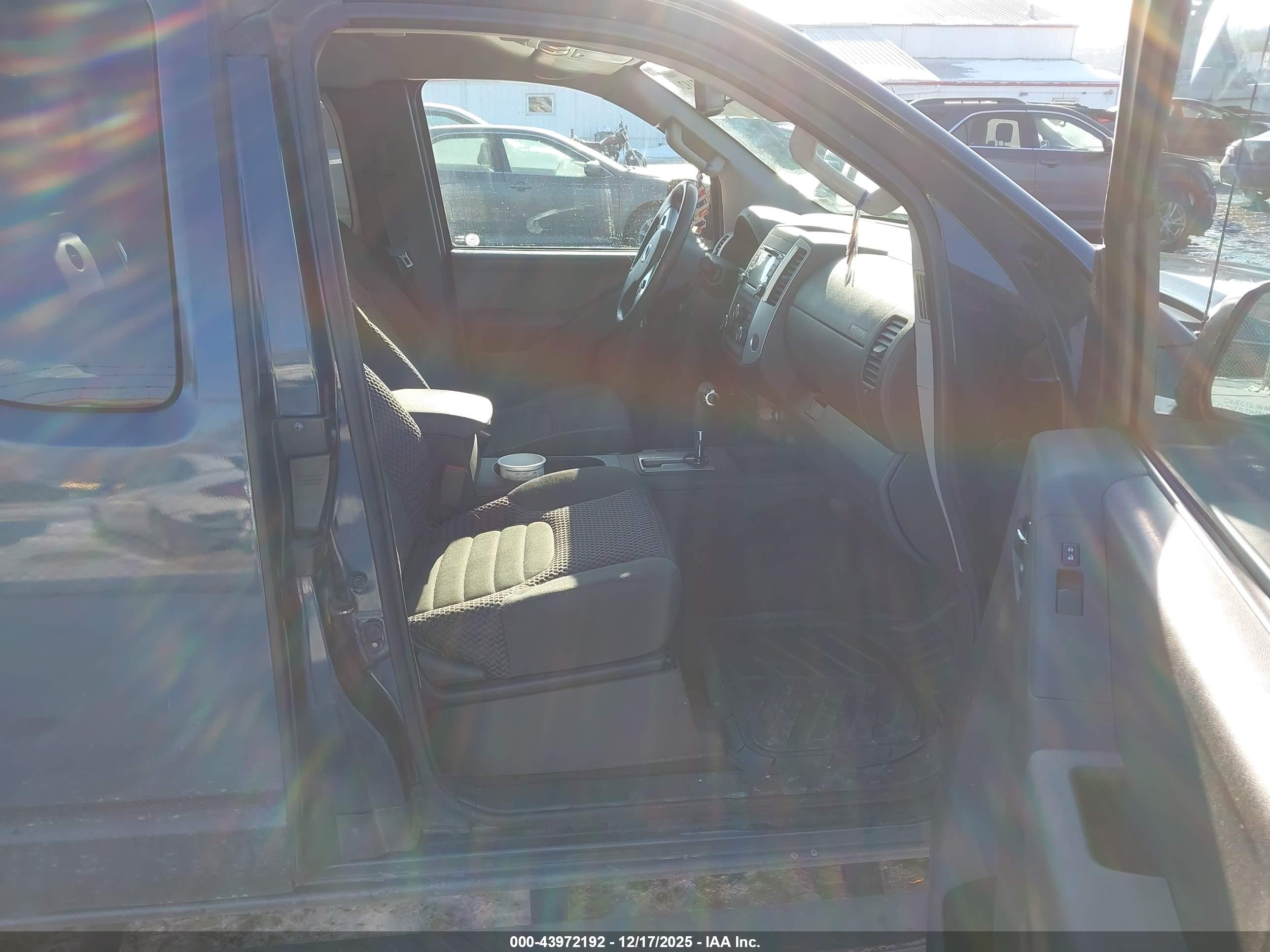 NISSAN FRONTIER image 5