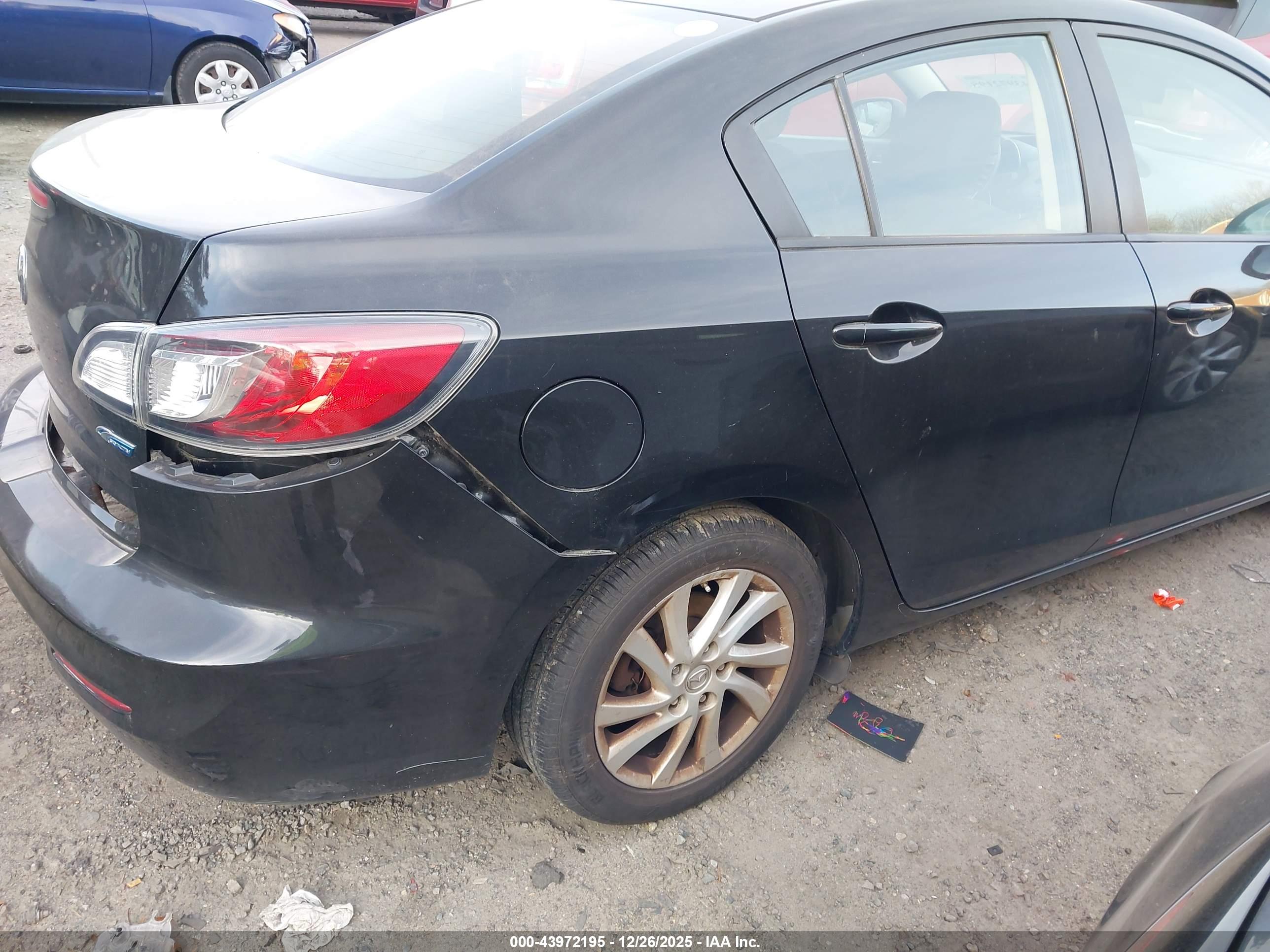 MAZDA MAZDA3 image 4