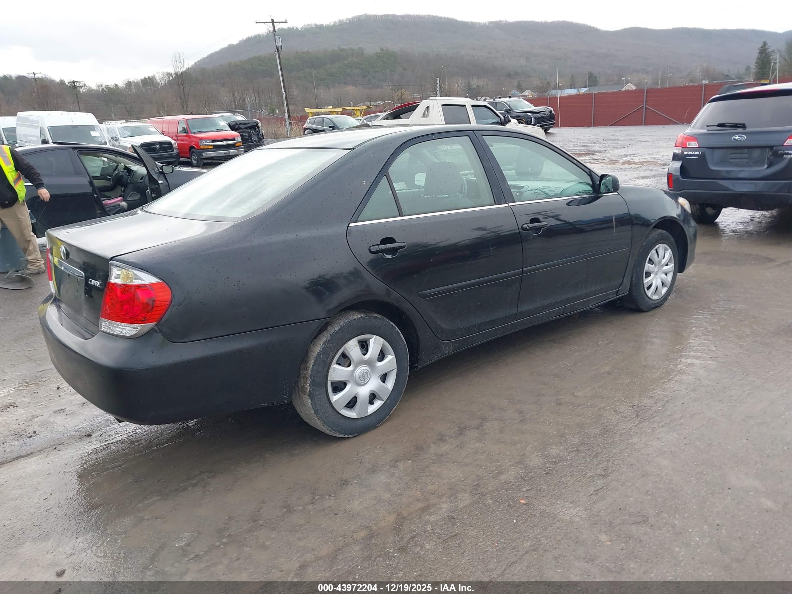 TOYOTA CAMRY image 4
