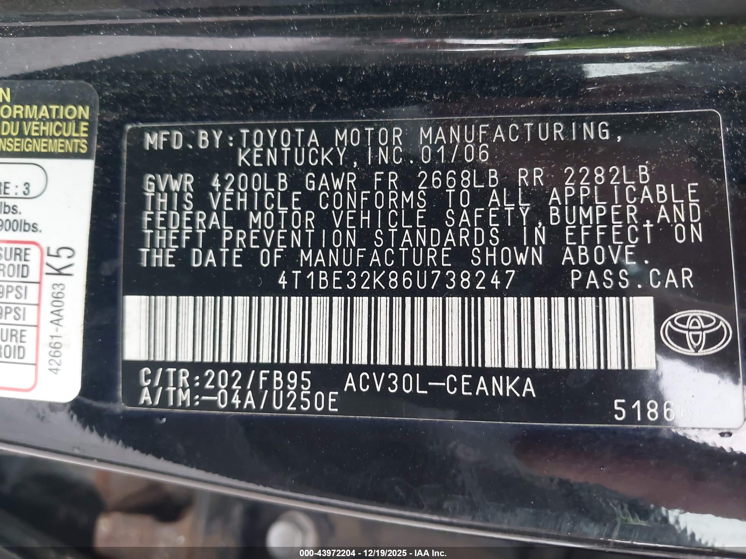 TOYOTA CAMRY image 9