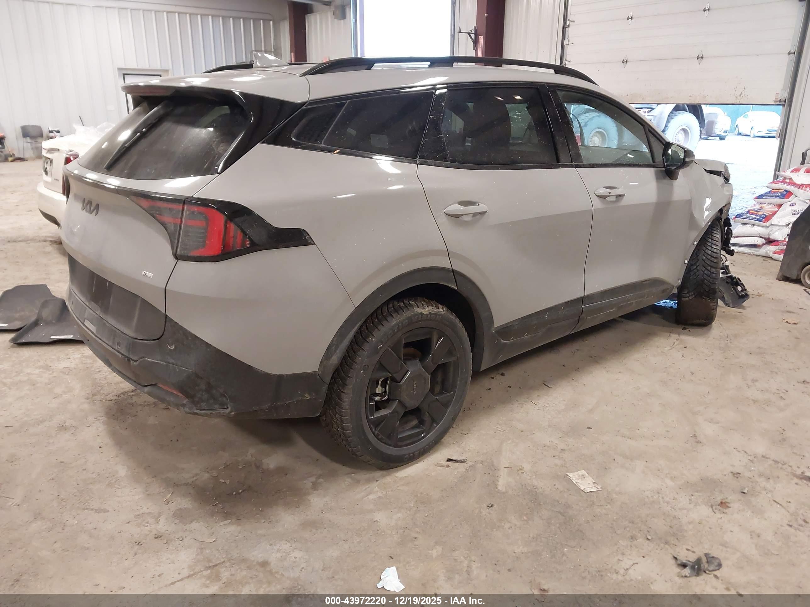 KIA SPORTAGE image 4