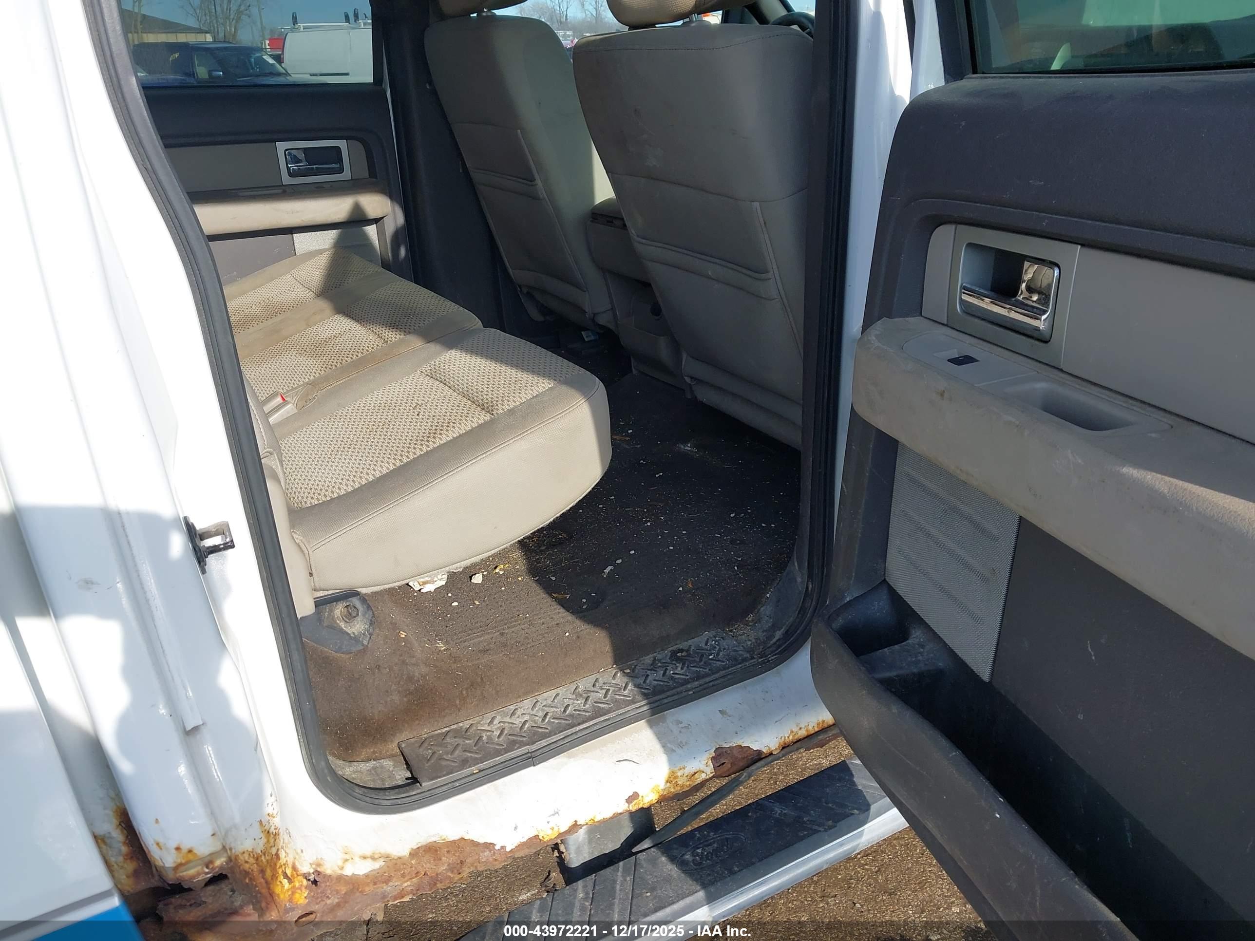 FORD F-150 image 8