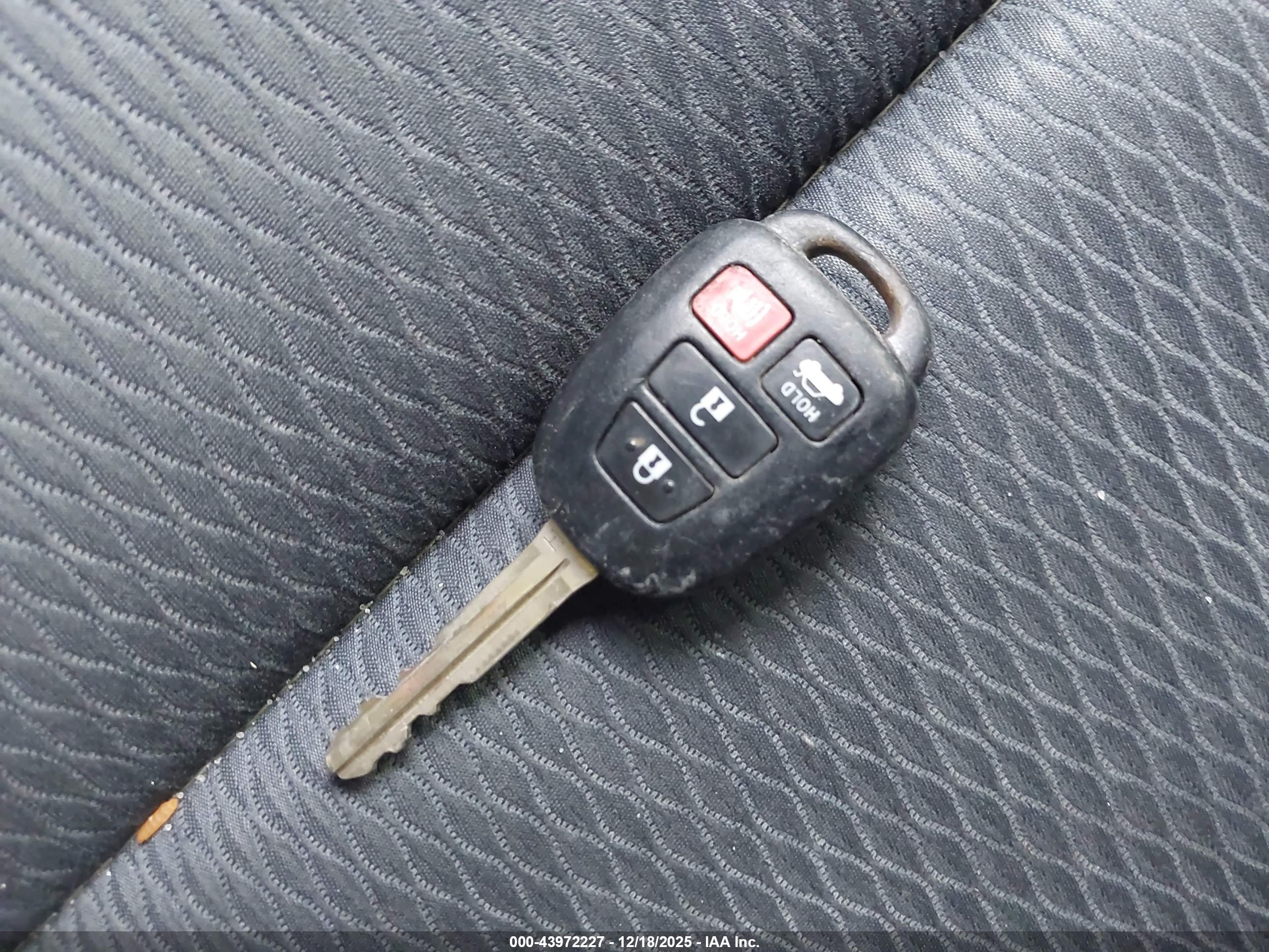 TOYOTA COROLLA image 11