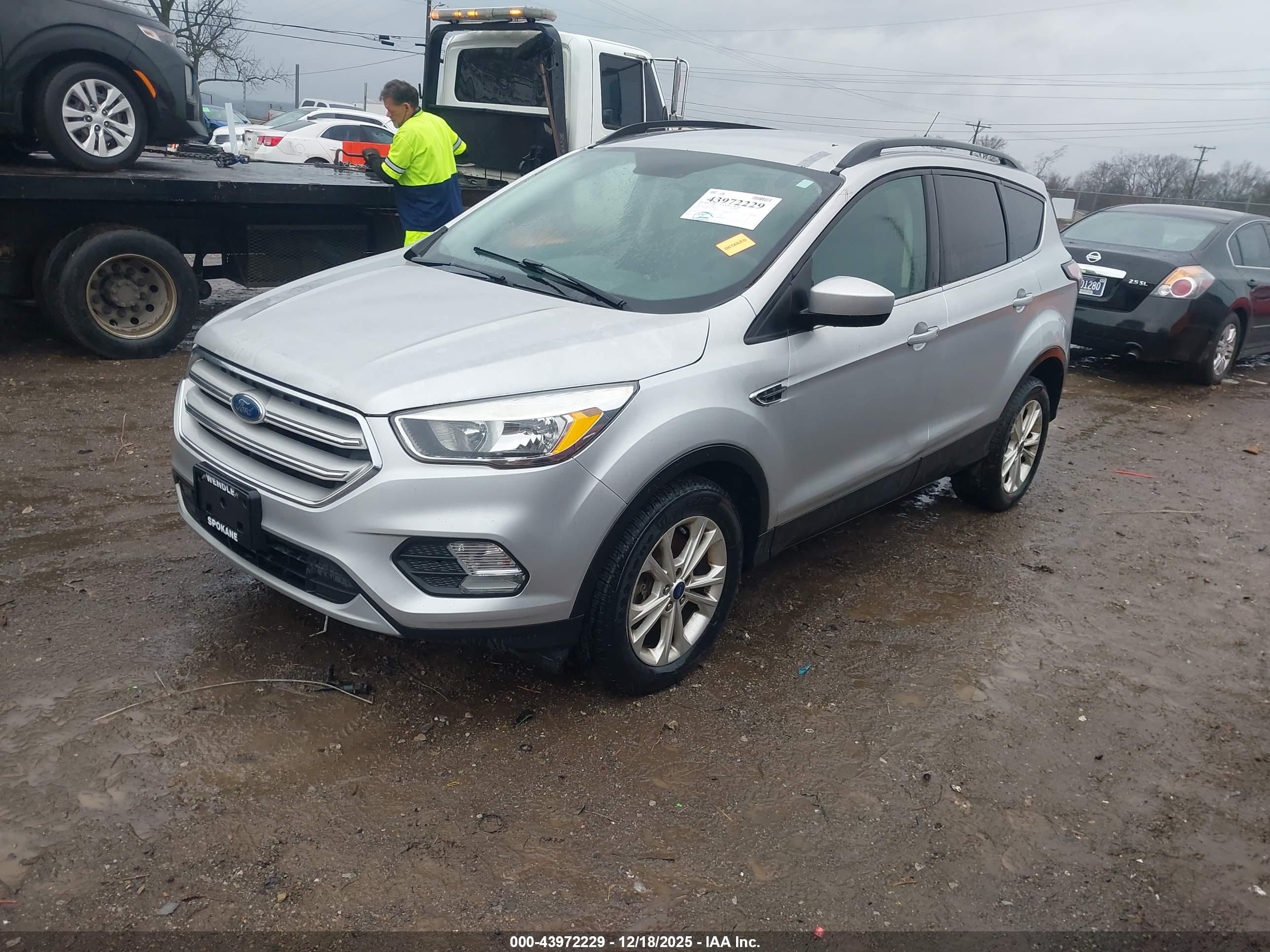 FORD ESCAPE image 2