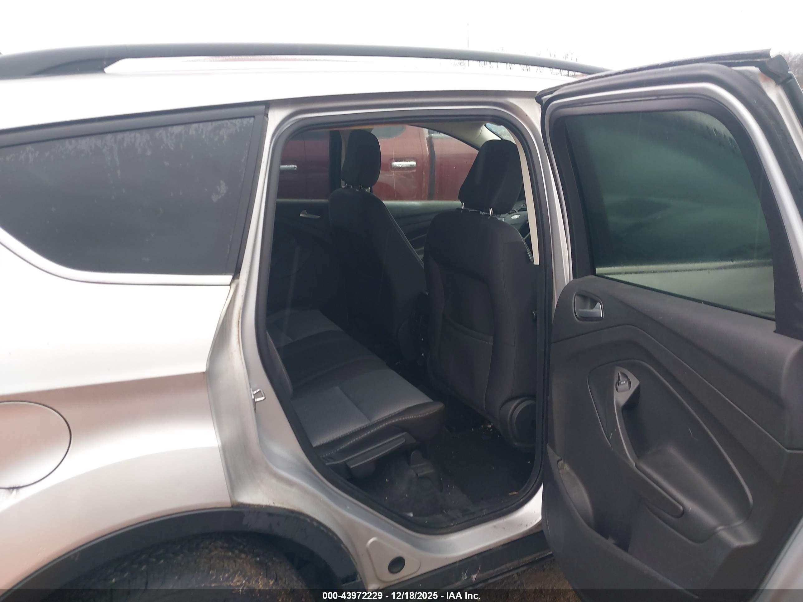 FORD ESCAPE image 8