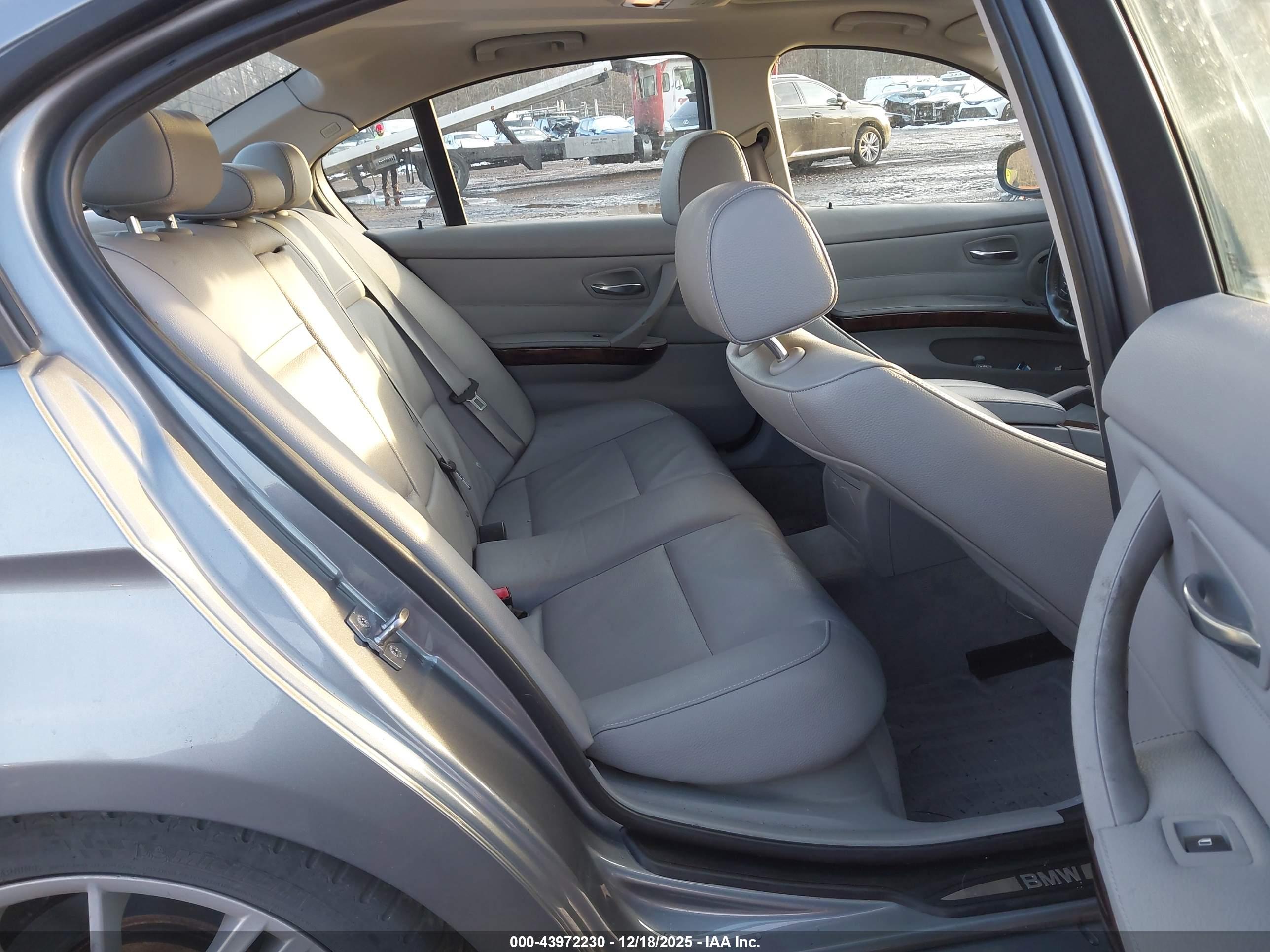 BMW 328I image 8