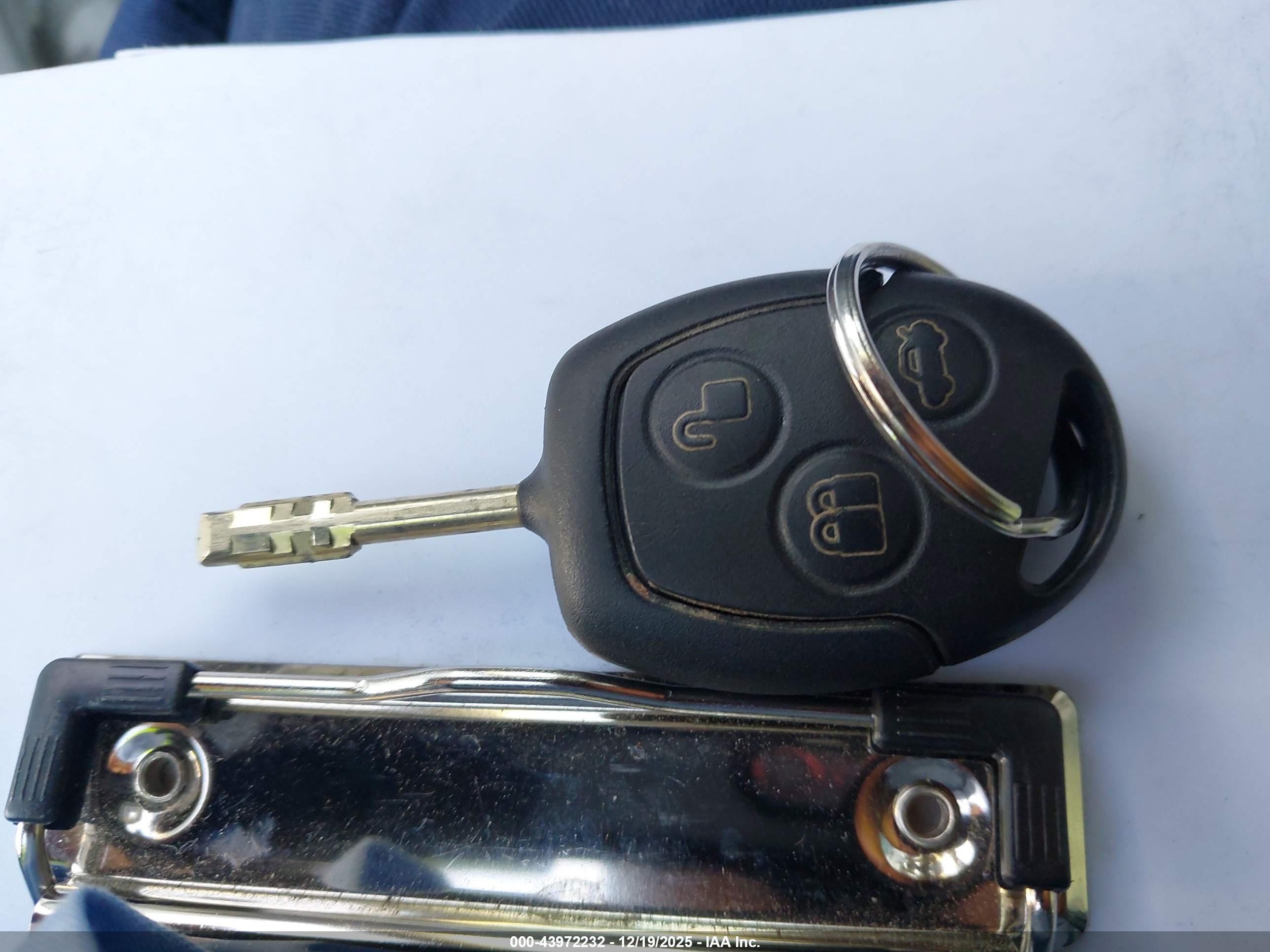 FORD TRANSIT image 11
