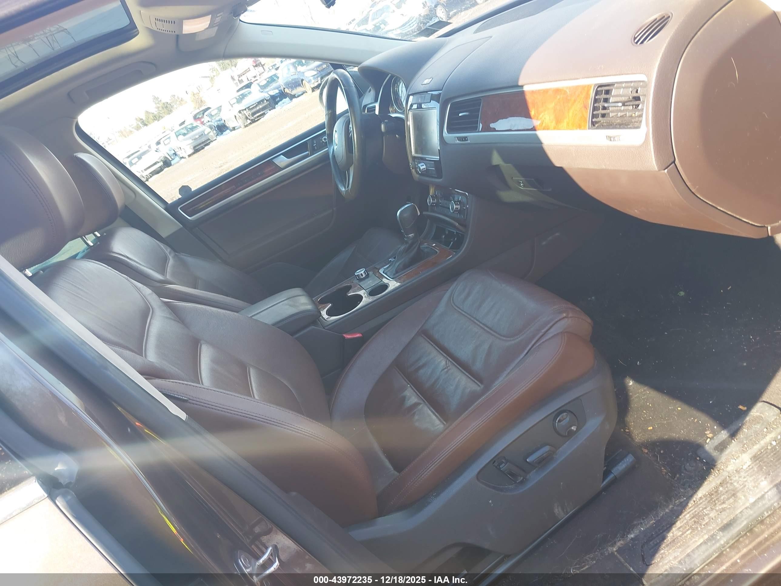VOLKSWAGEN TOUAREG image 5