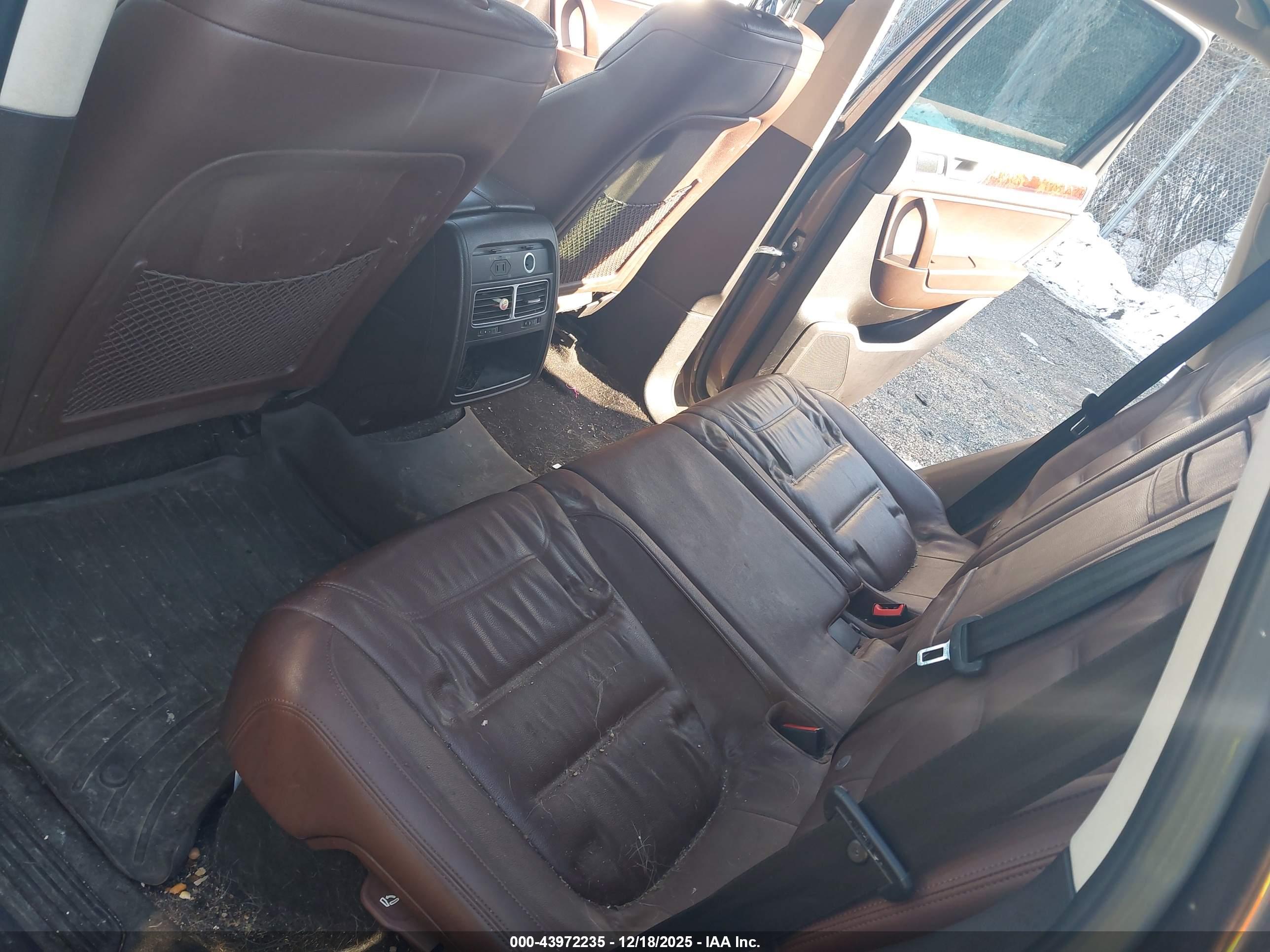 VOLKSWAGEN TOUAREG image 8