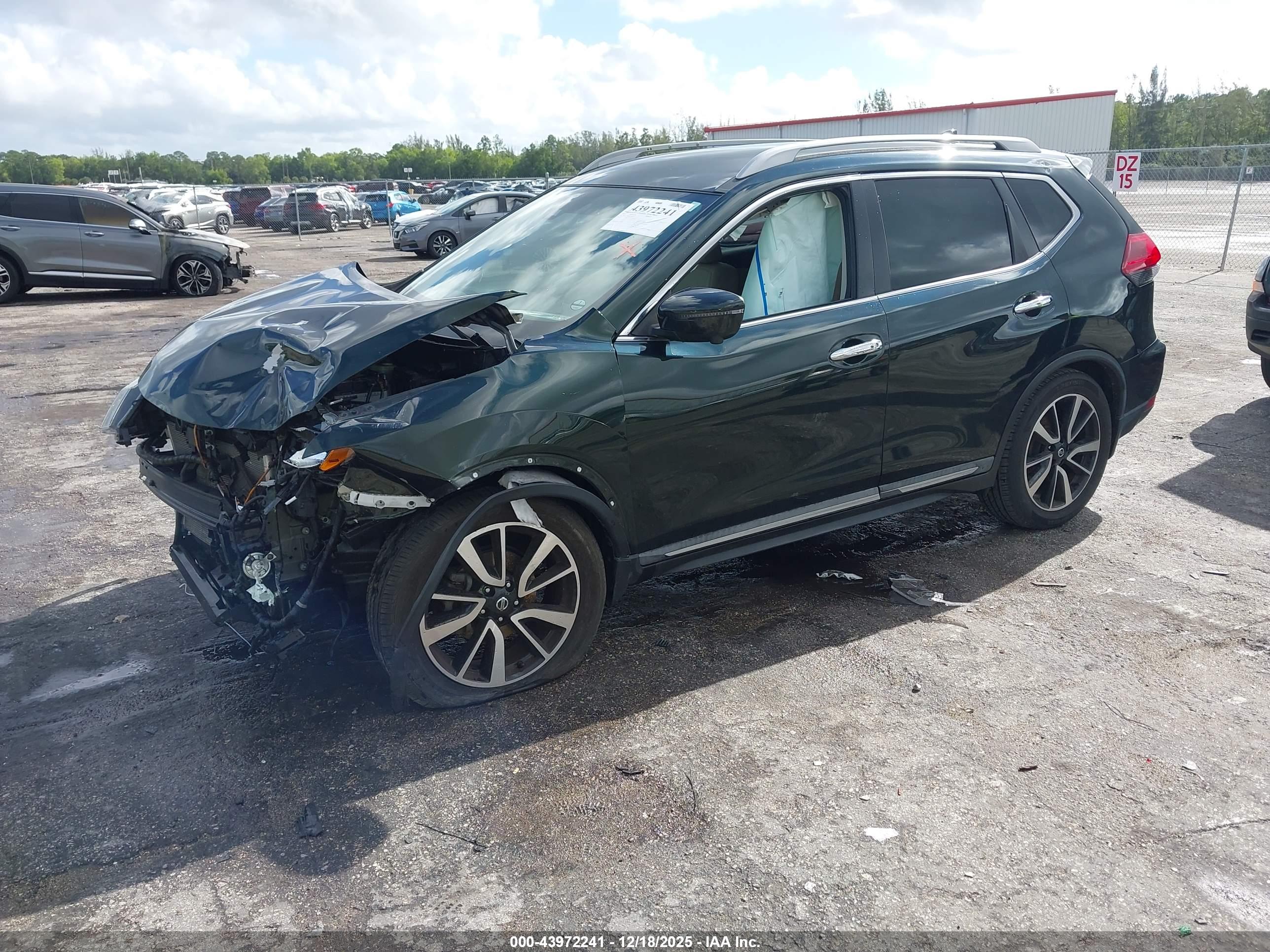 NISSAN ROGUE image 2