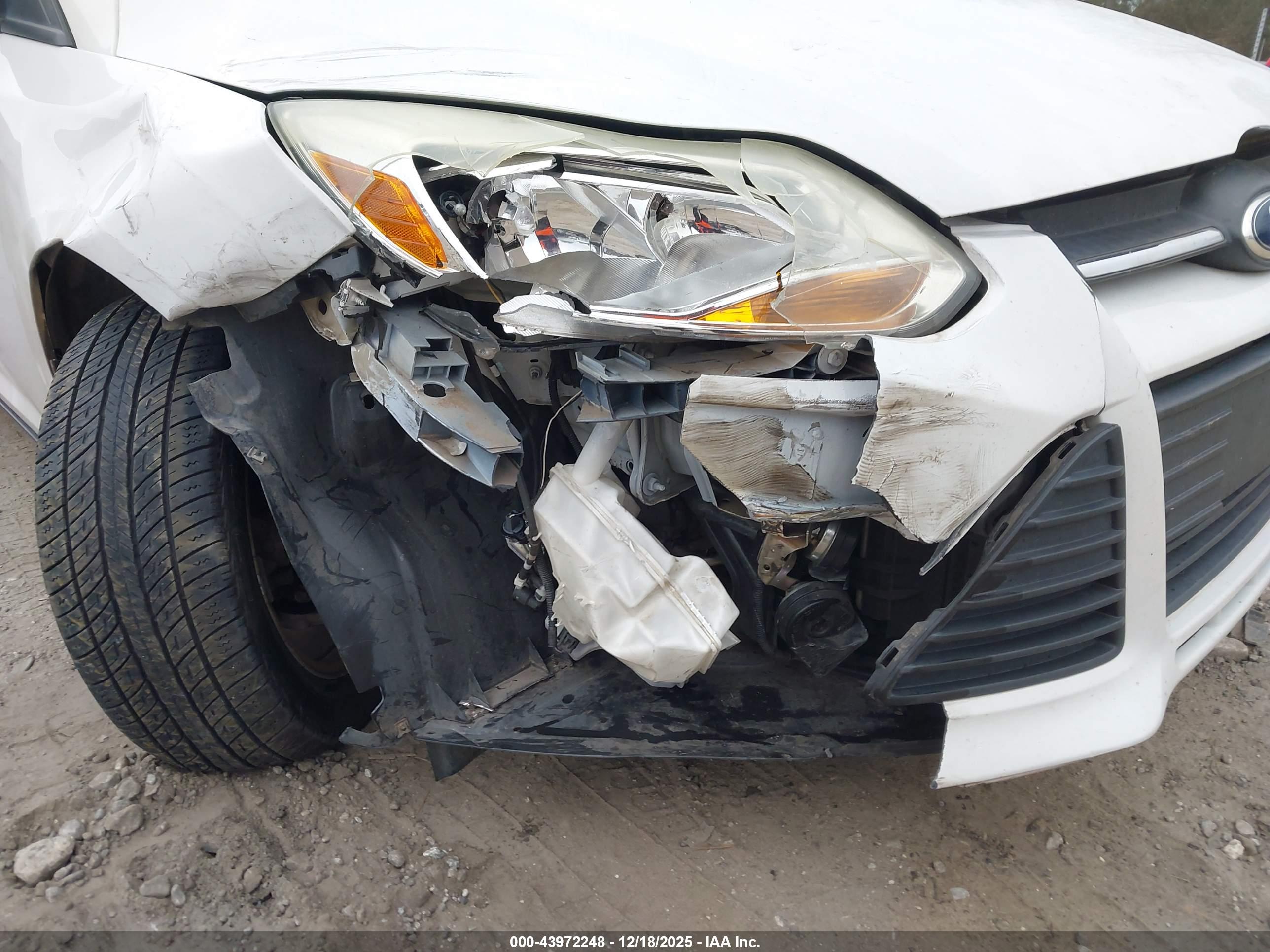 FORD FOCUS image 6