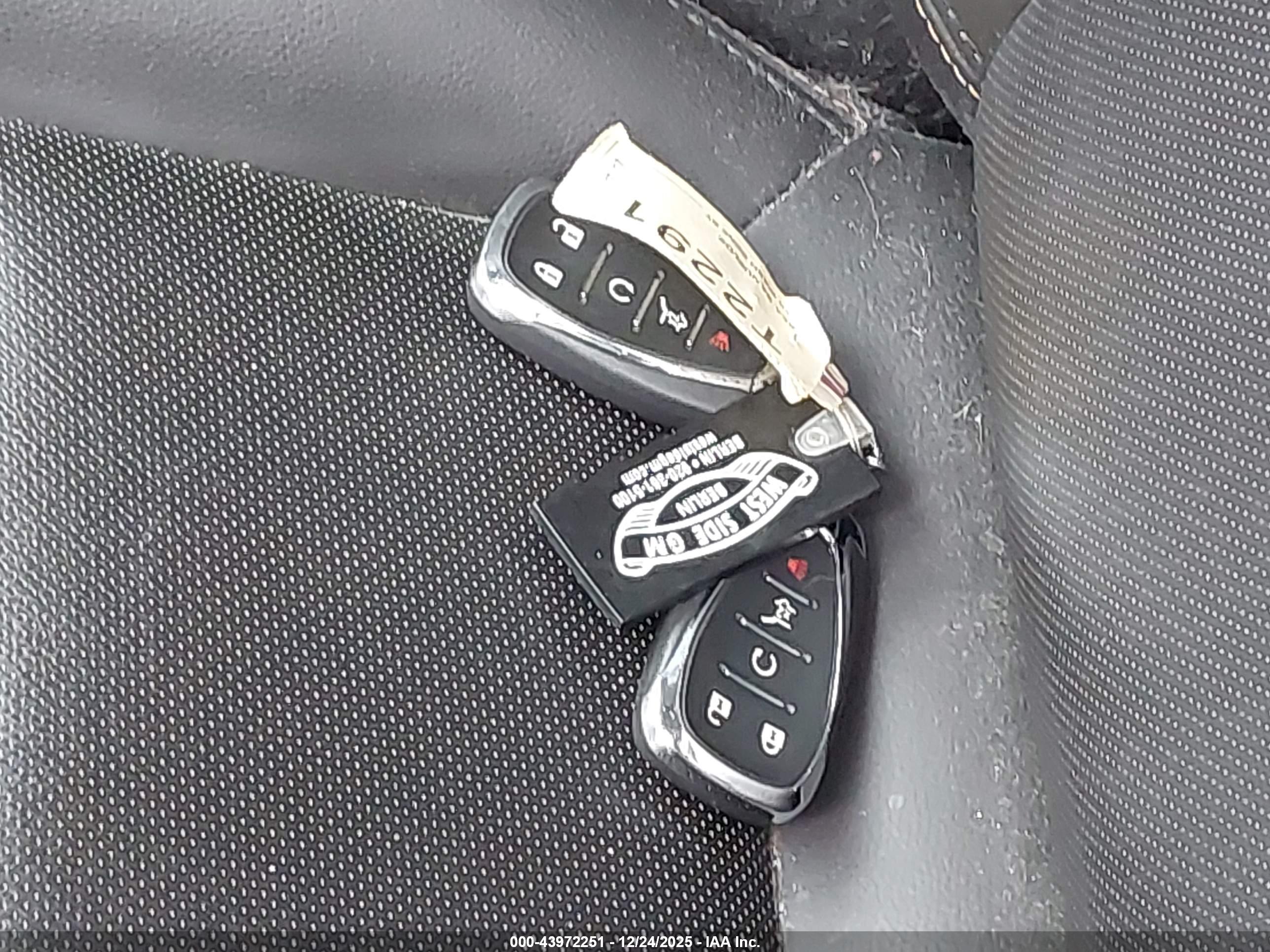 CHEVROLET EQUINOX image 11