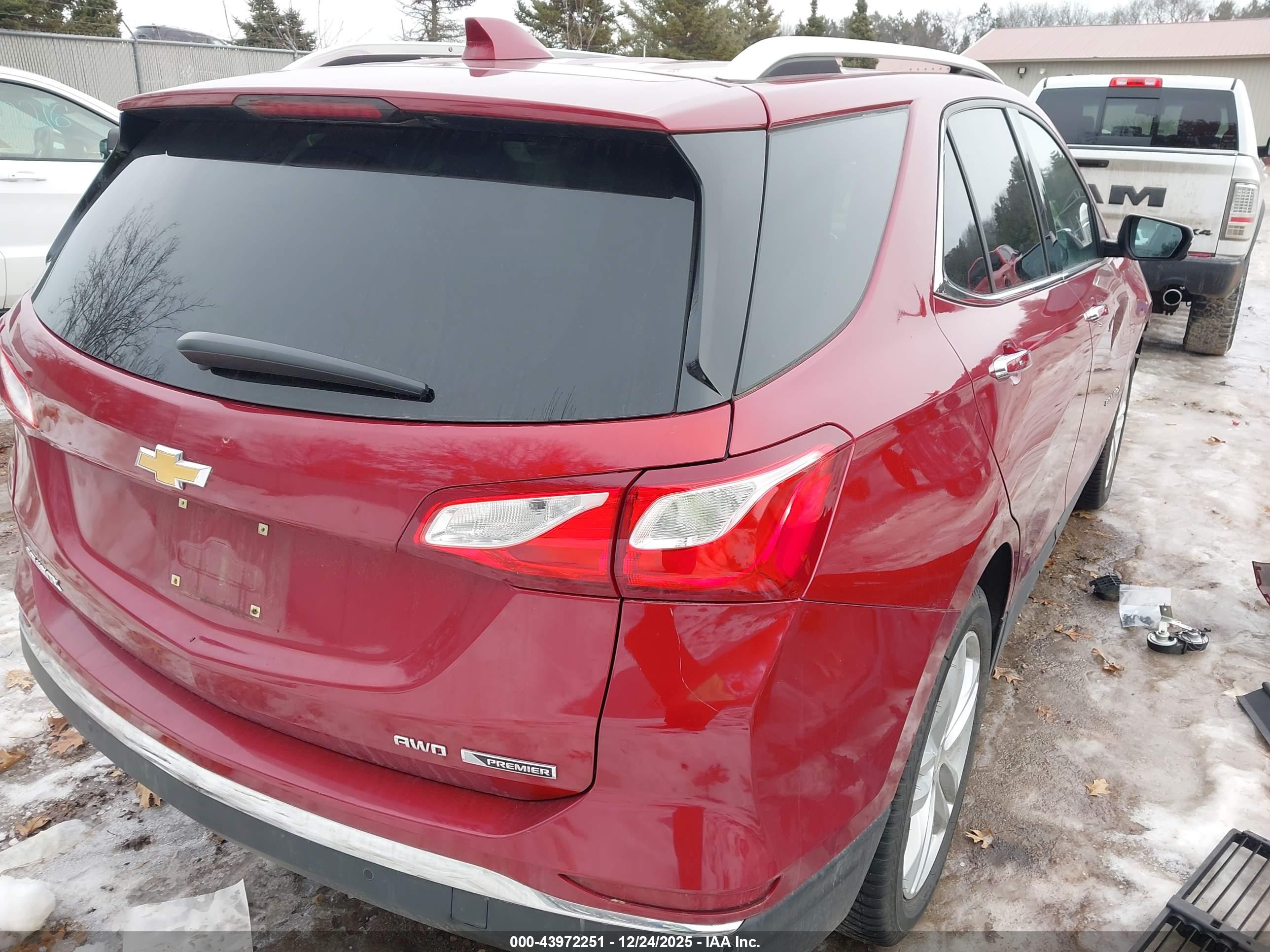 CHEVROLET EQUINOX image 4
