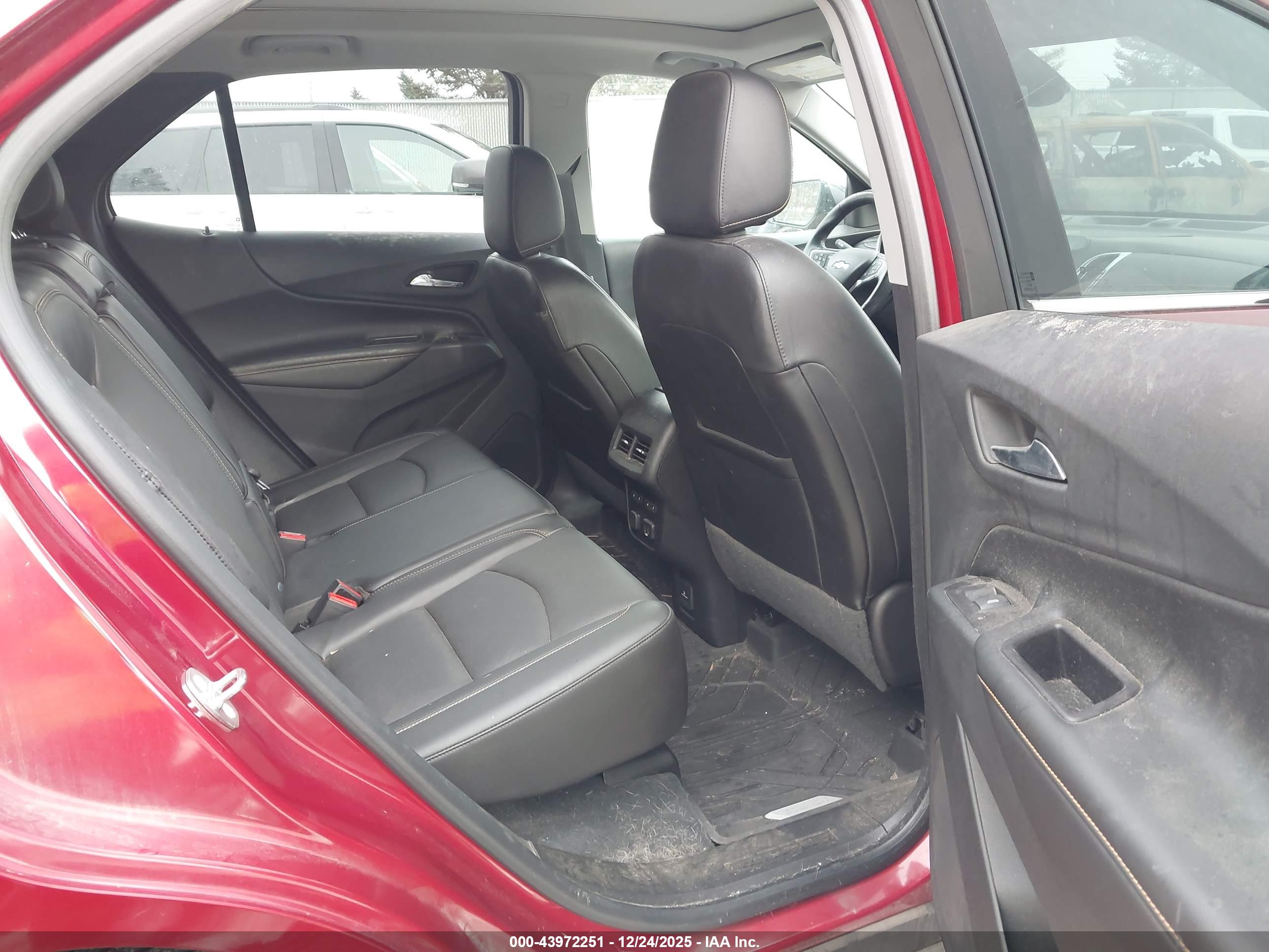 CHEVROLET EQUINOX image 8