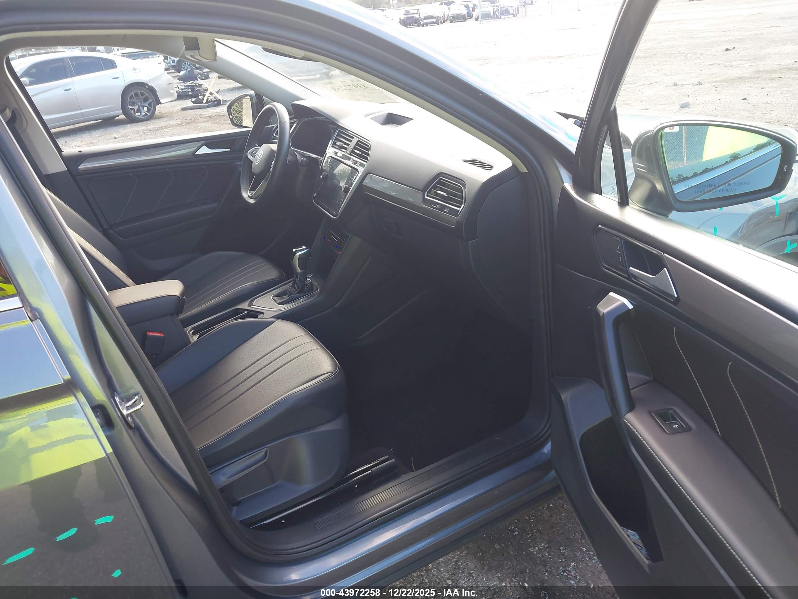 VOLKSWAGEN TIGUAN image 5