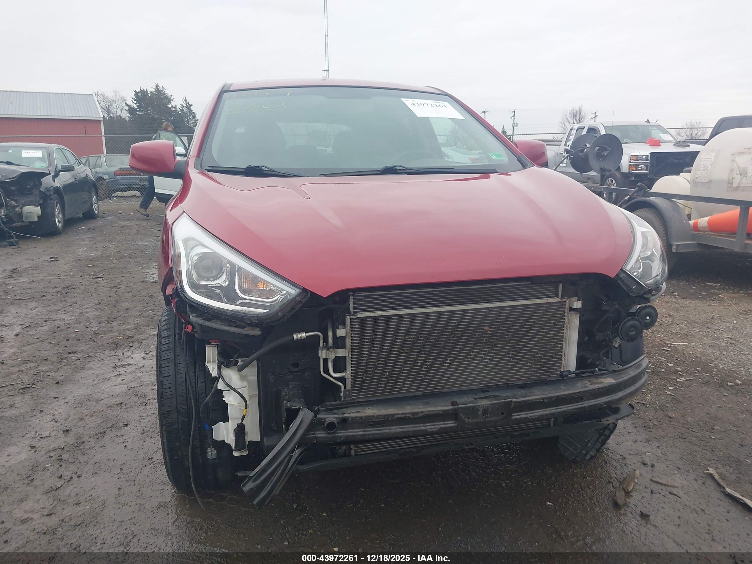 HYUNDAI TUCSON image 6
