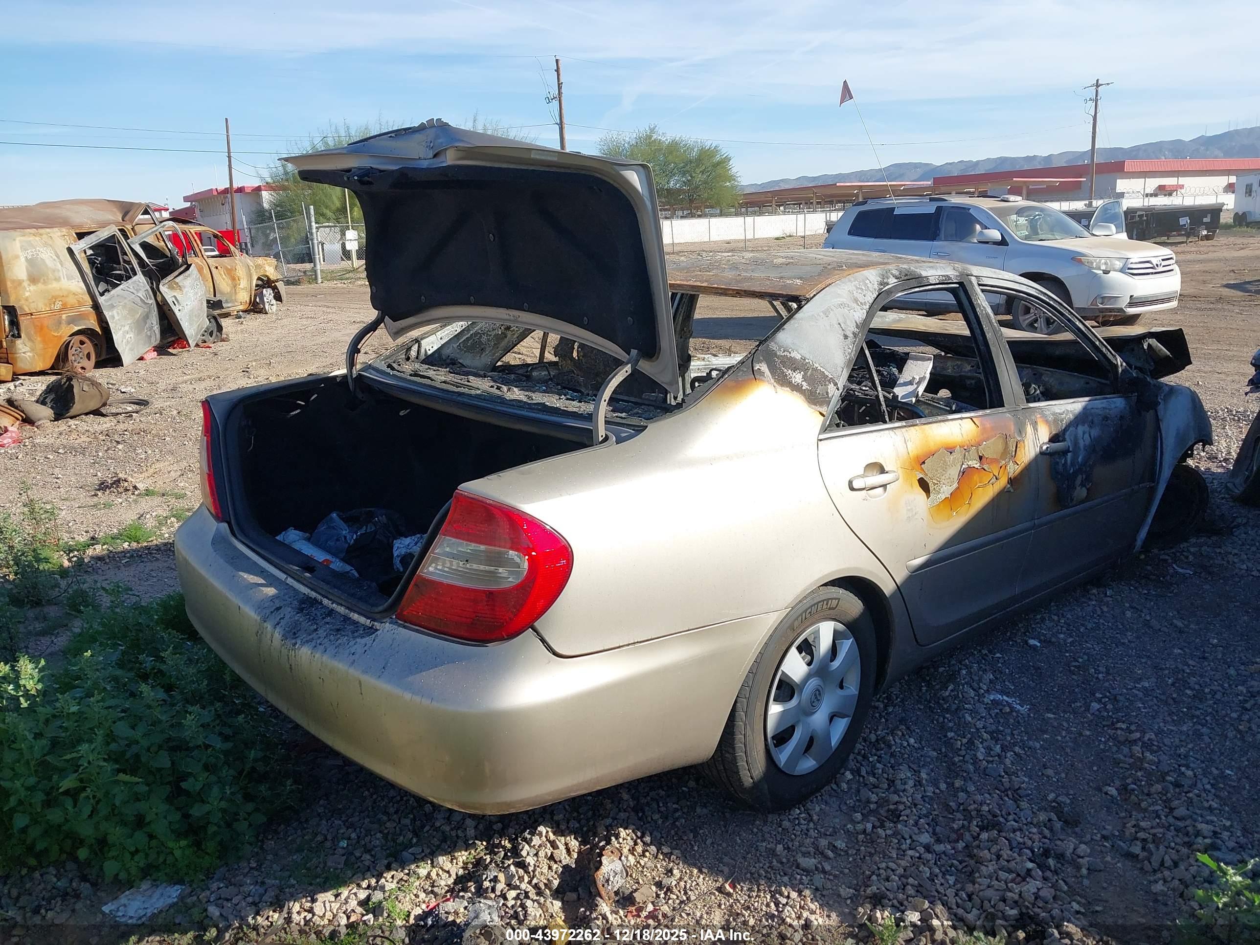 TOYOTA CAMRY image 4