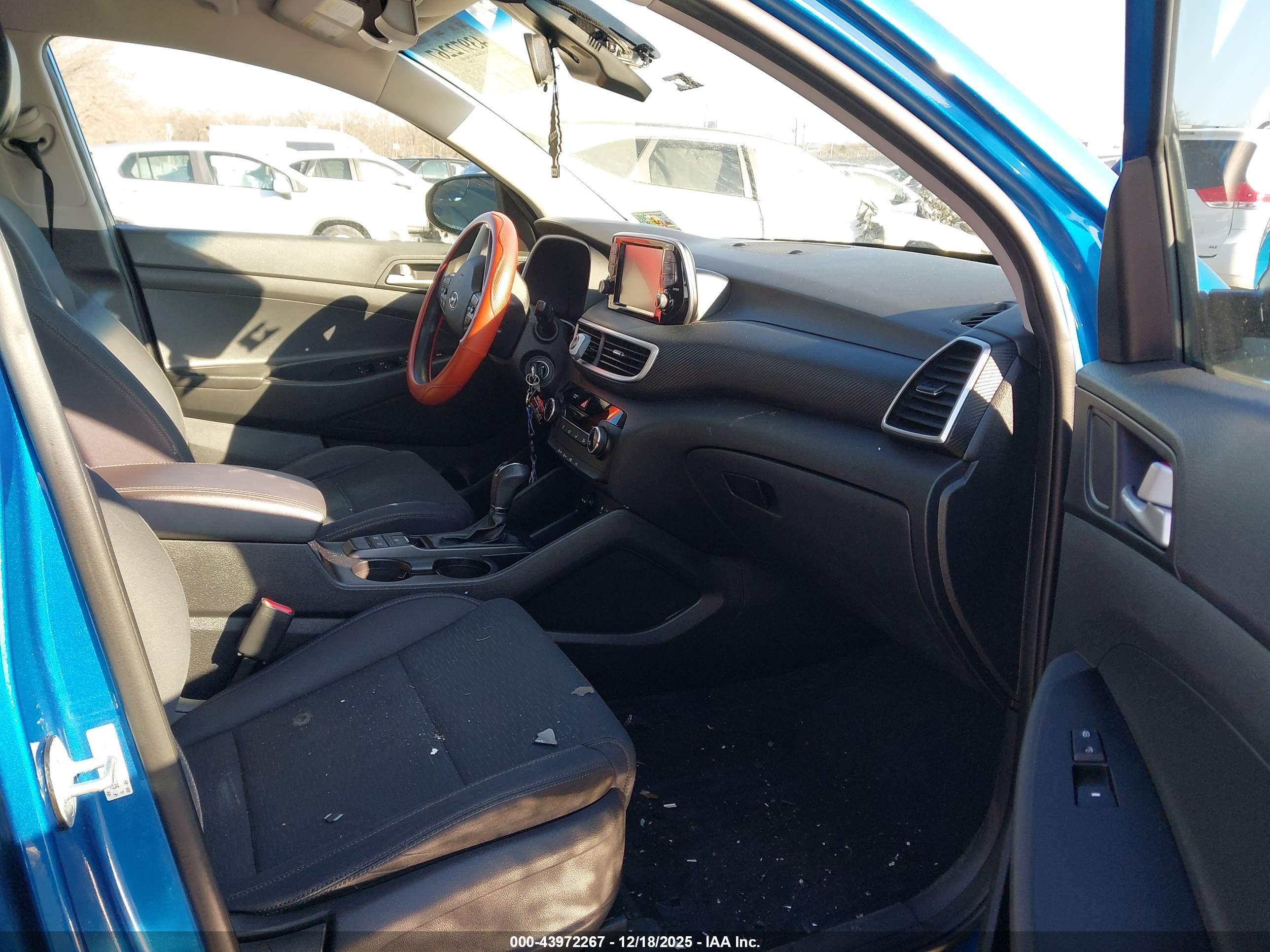 HYUNDAI TUCSON image 5
