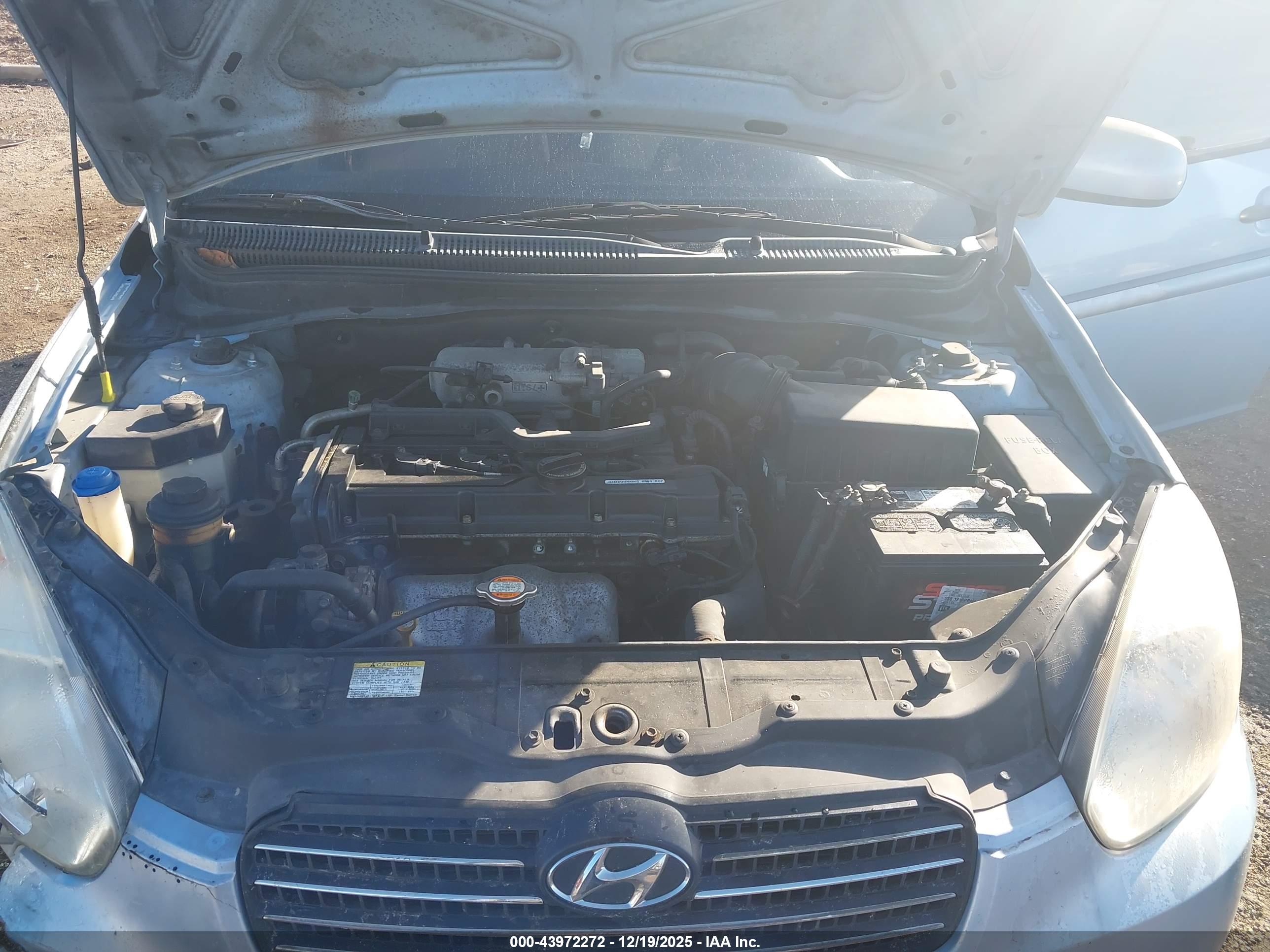 HYUNDAI ACCENT image 10