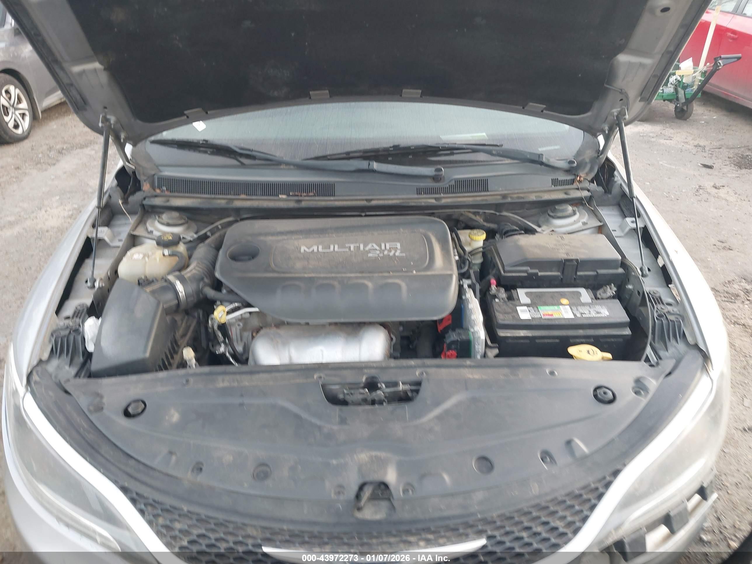 CHRYSLER 200 image 10