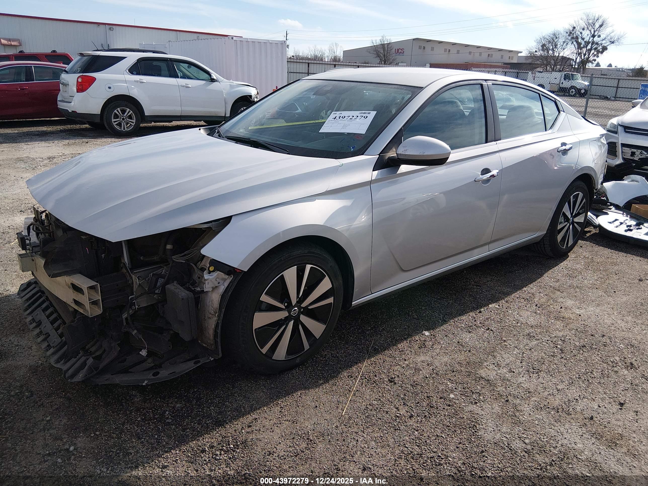 NISSAN ALTIMA image 2