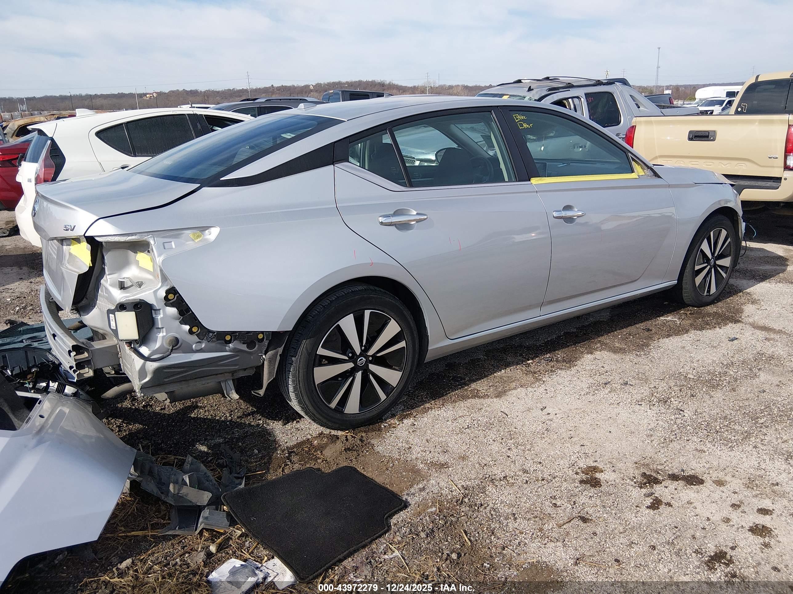 NISSAN ALTIMA image 4